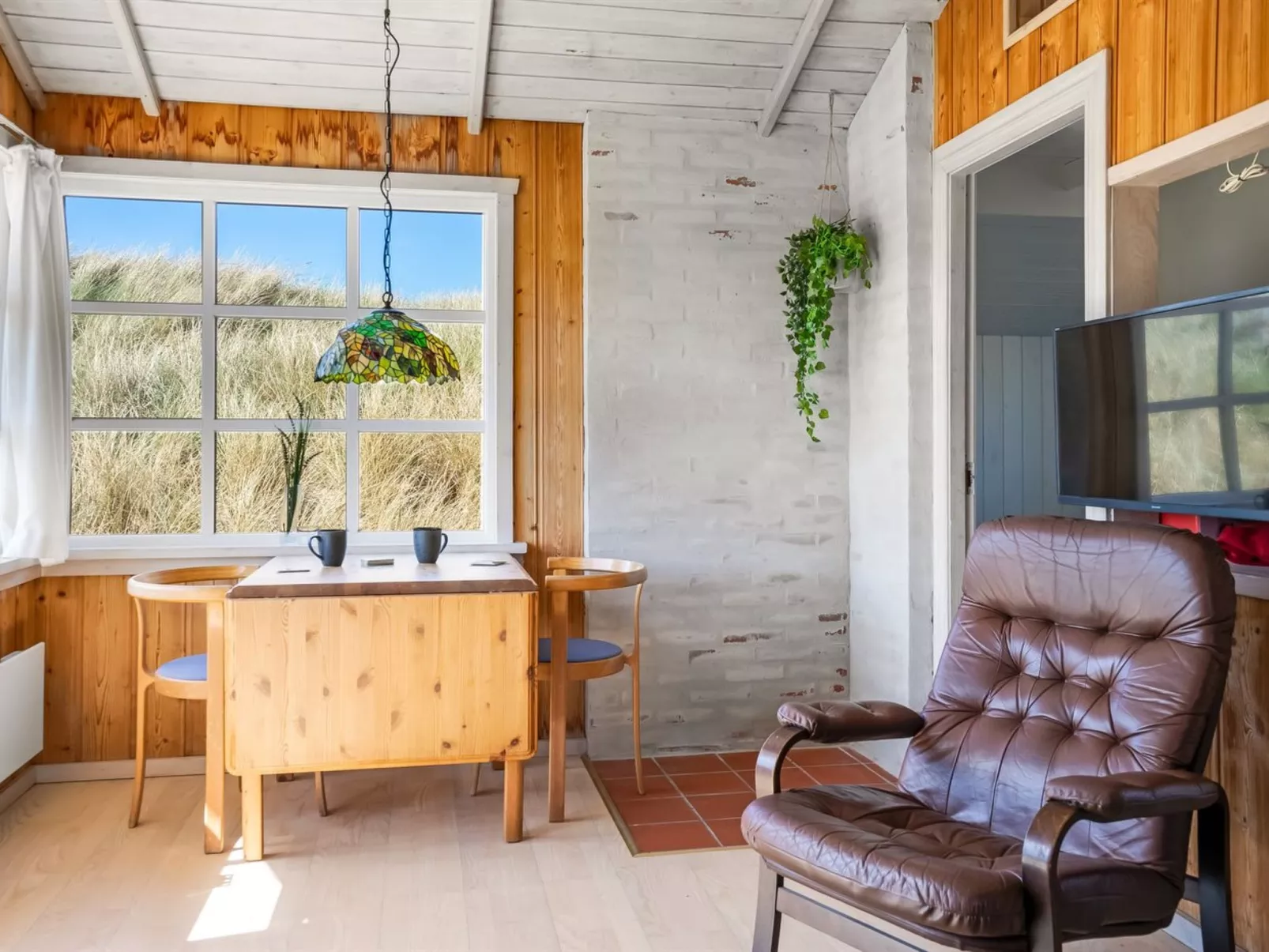 "Guthfrith" - 100m from the sea-Dedans