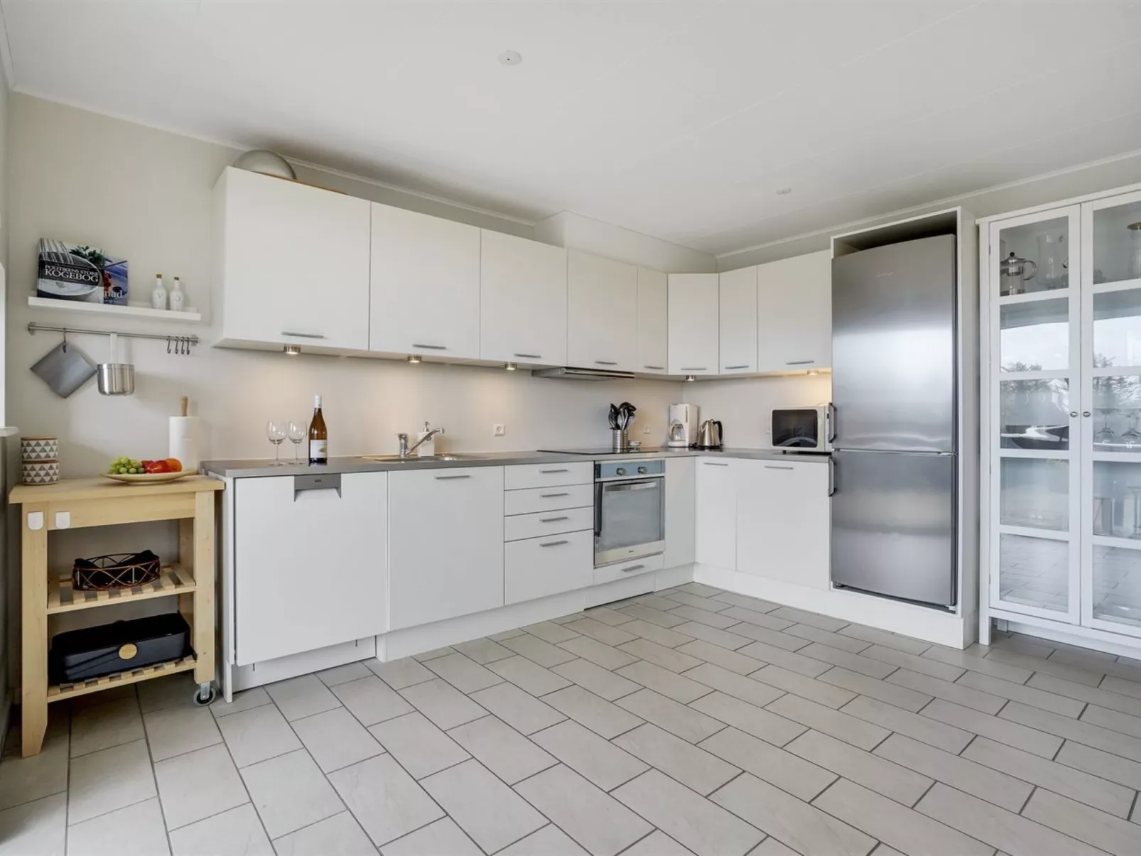 "Katharine" - 600m from the sea-Drinnen