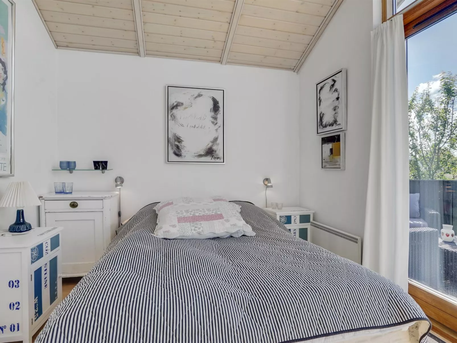 "Gudmunda" - 200m to the fjord-Dedans