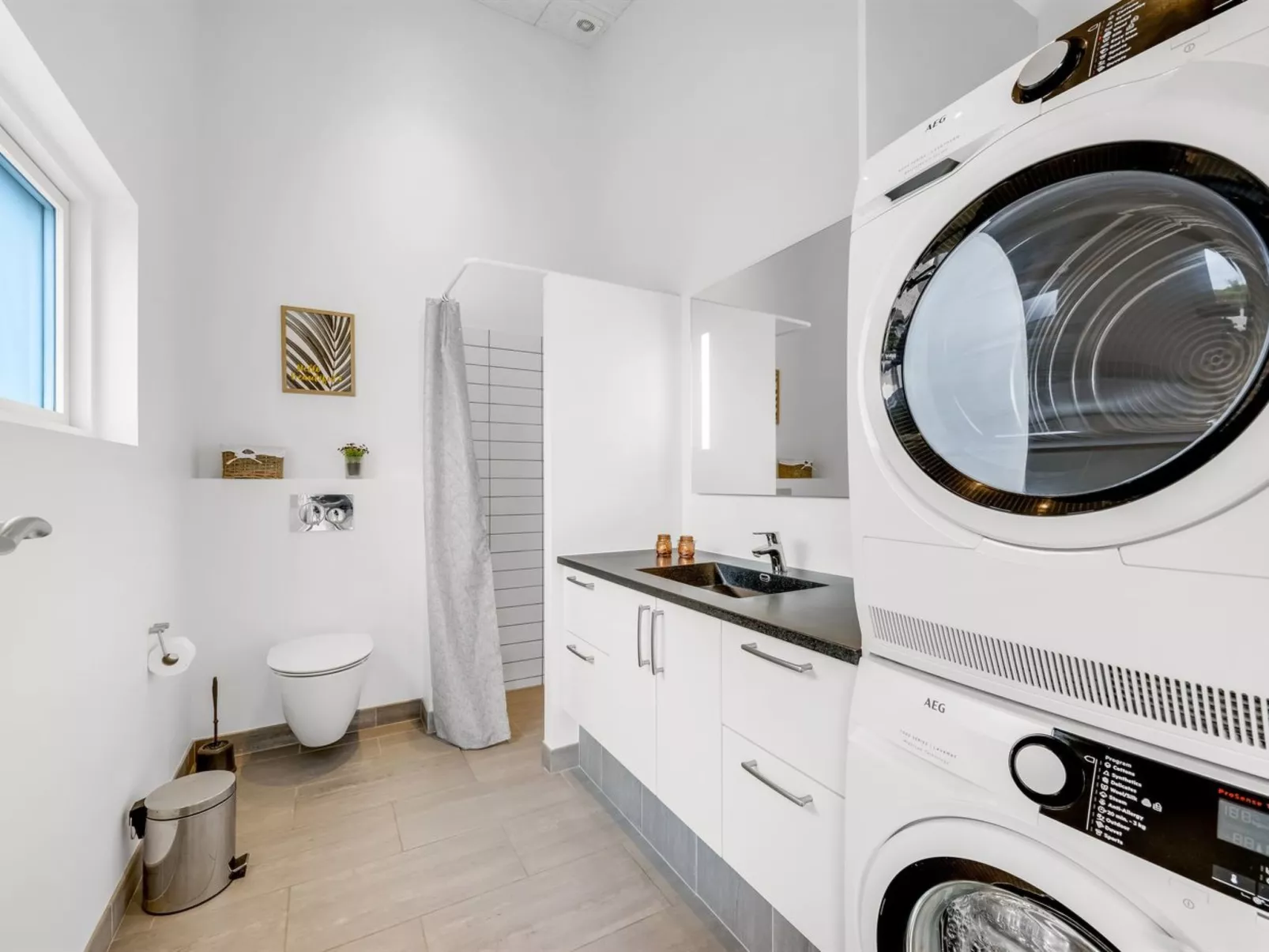 "Weike" - 950m to the fjord-Inside