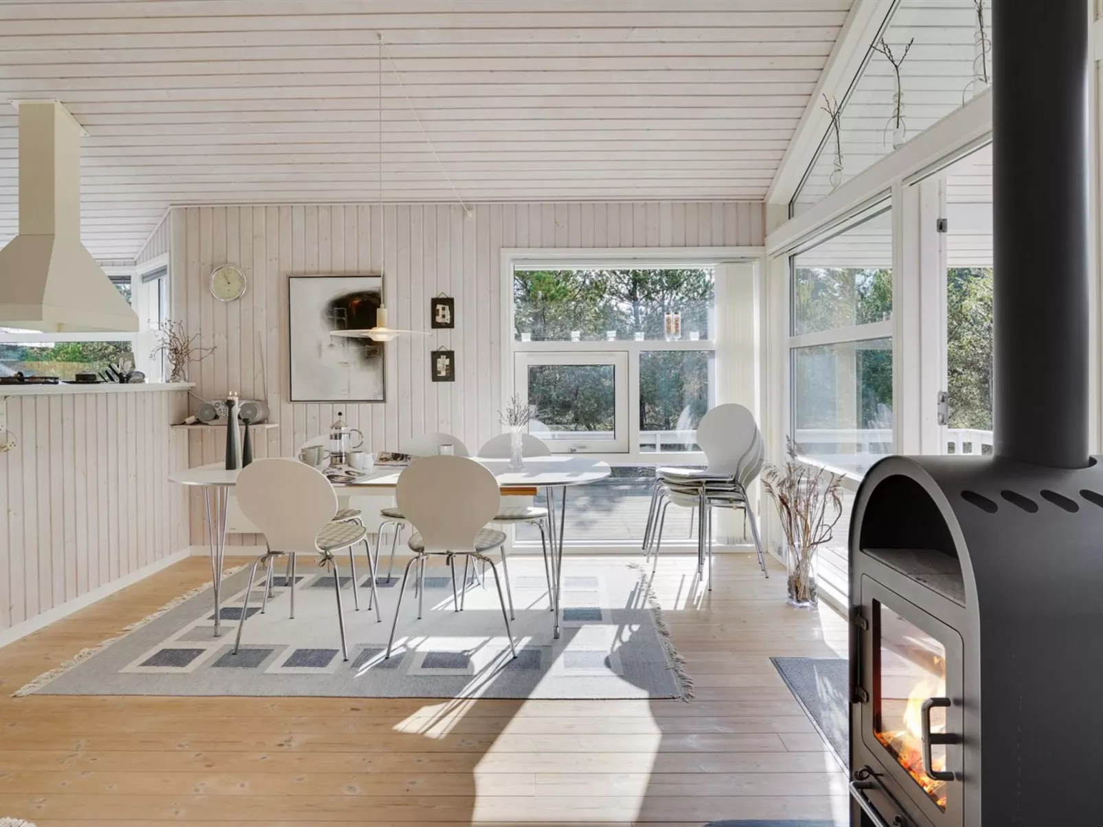 "Alethe" - 1km from the sea-Inside