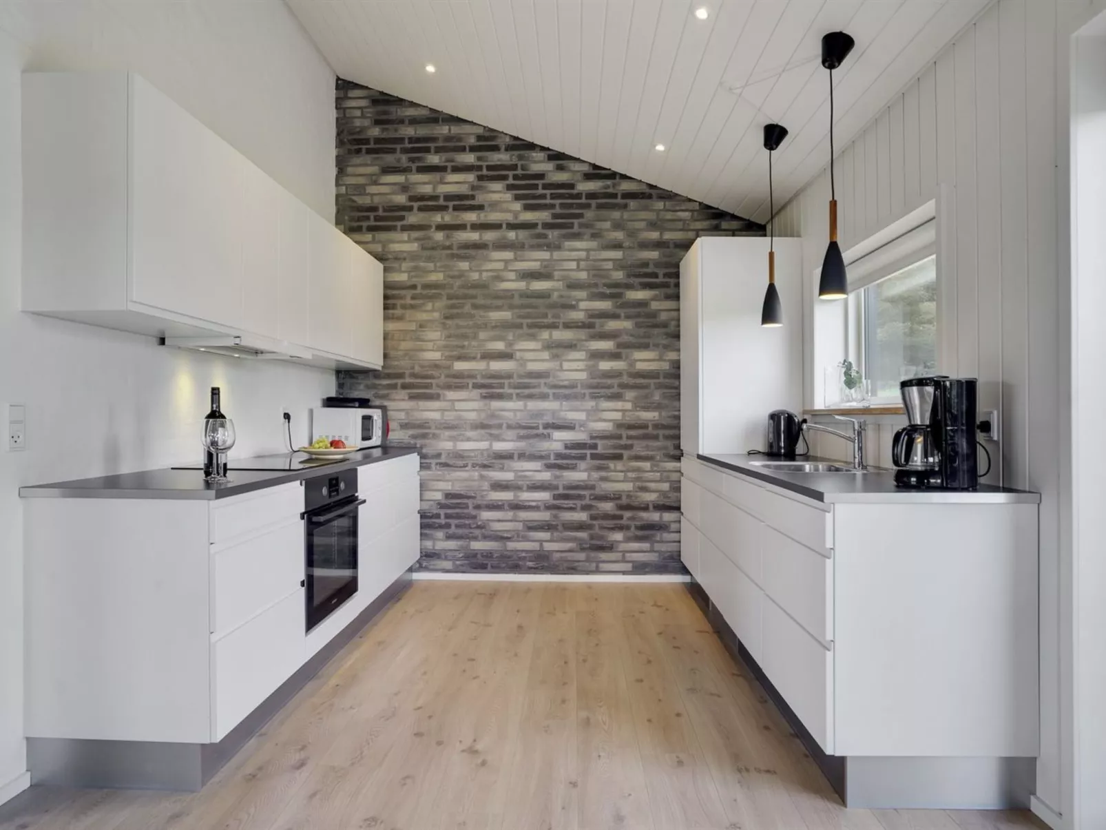 "Øthbiorn" - 1.1km from the sea-Drinnen