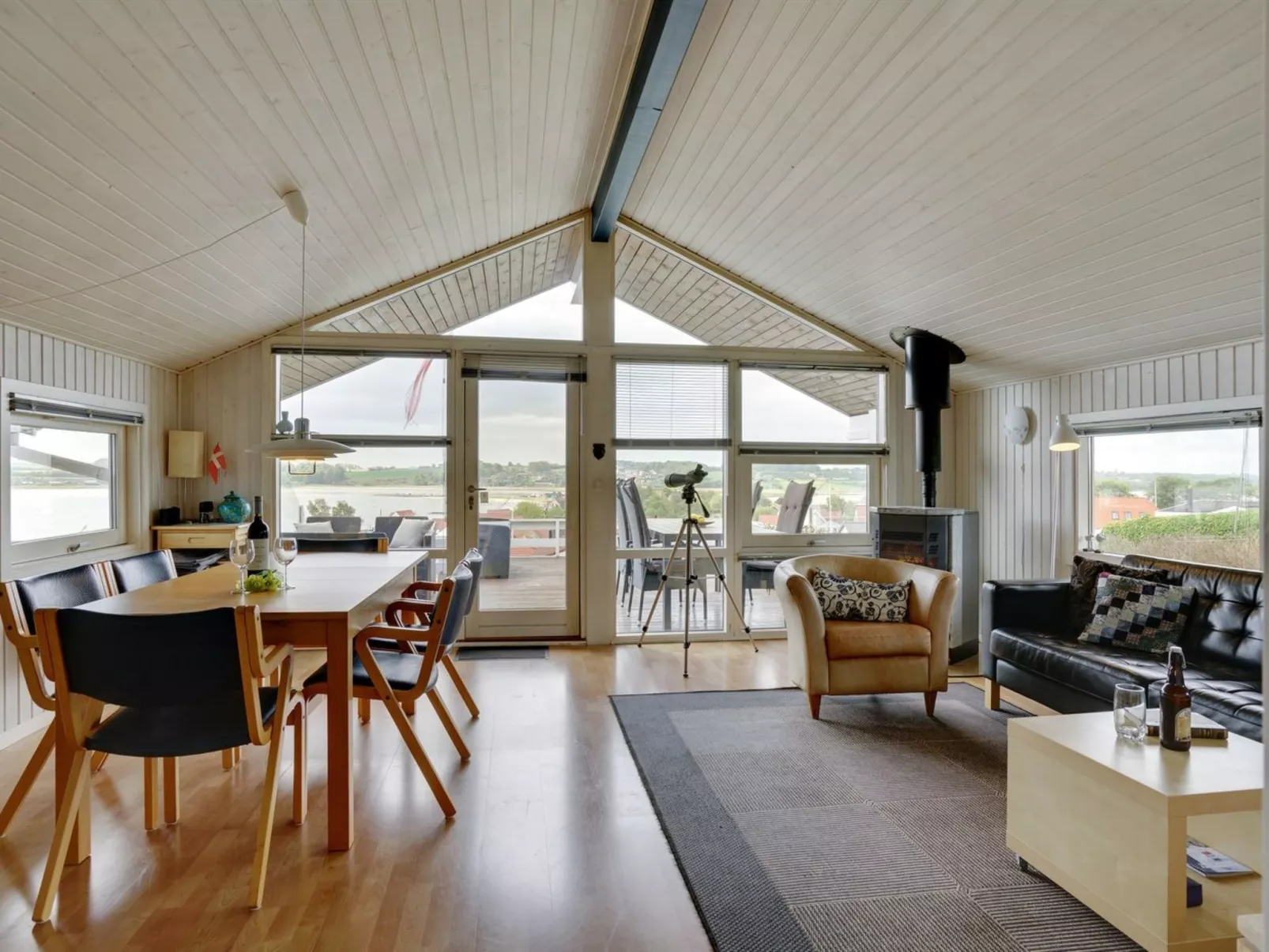 "Heimeram" - 150m from the sea-Dedans