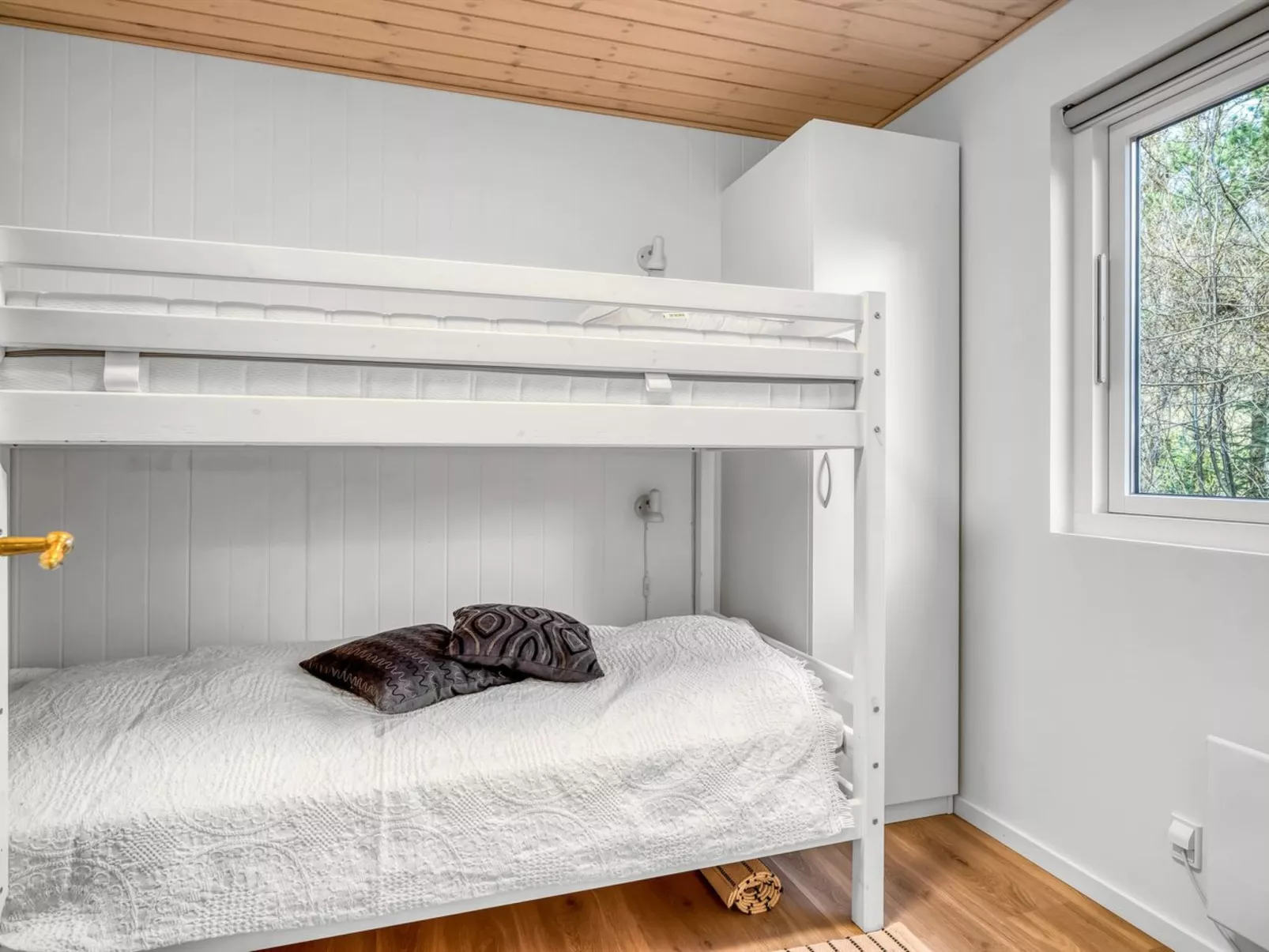 "Milan" - 250m to the fjord-Dedans