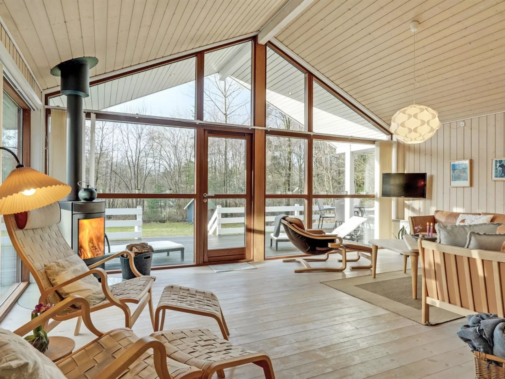 "Swarte" - 30km from the sea-Inside