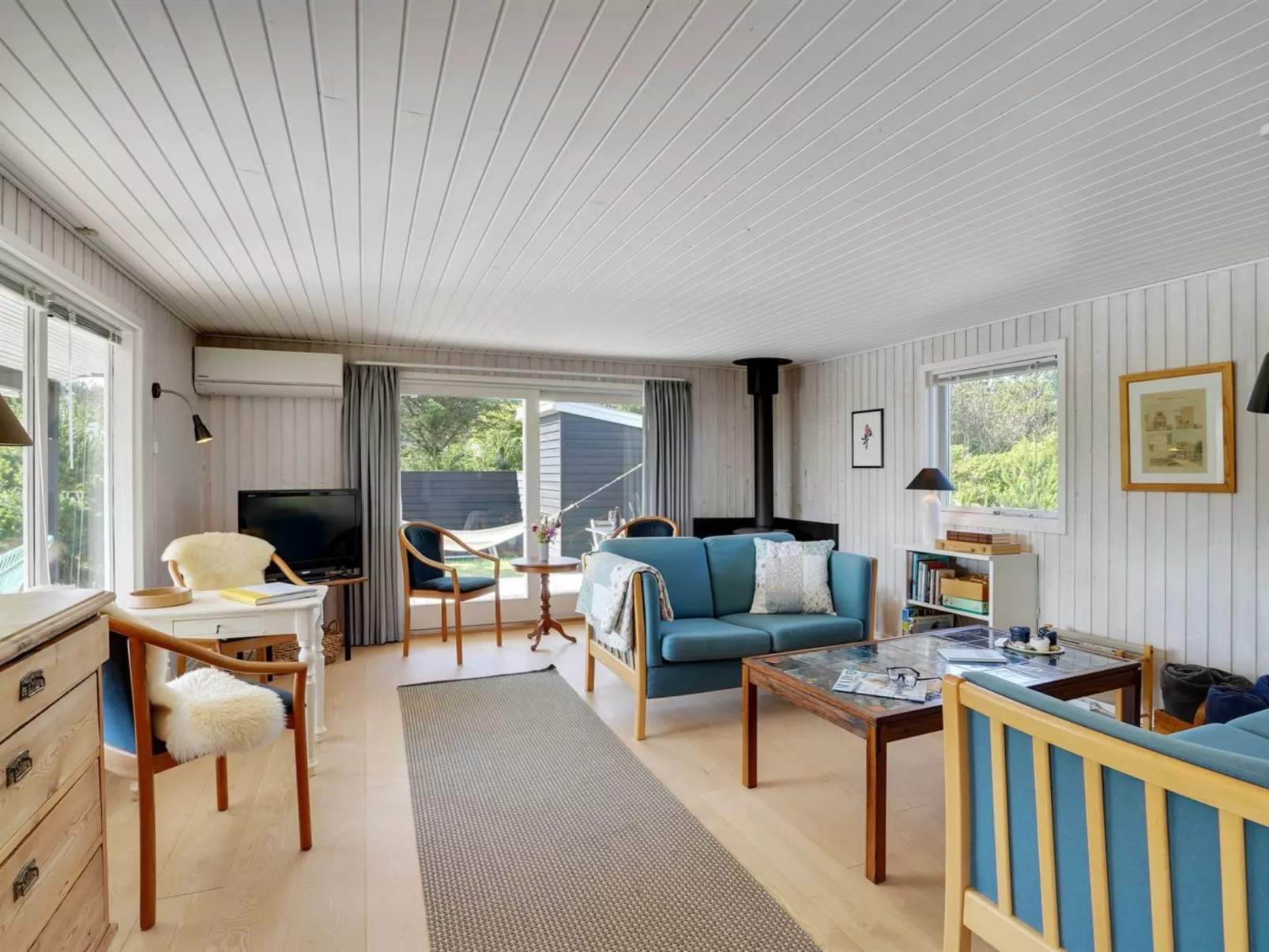 "Vuokko" - 400m from the sea-Inside