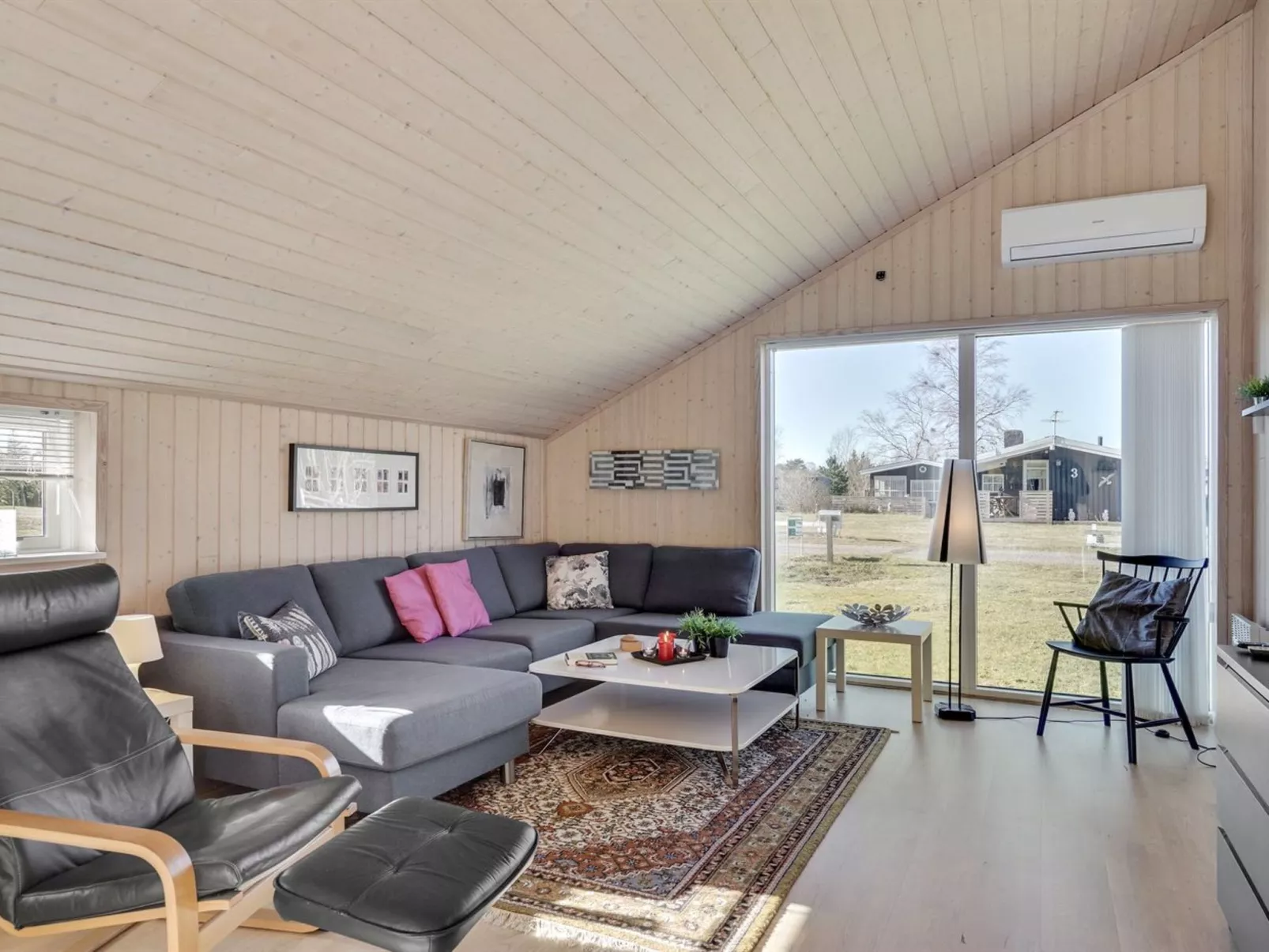 "Jil" - 750m from the sea-Drinnen