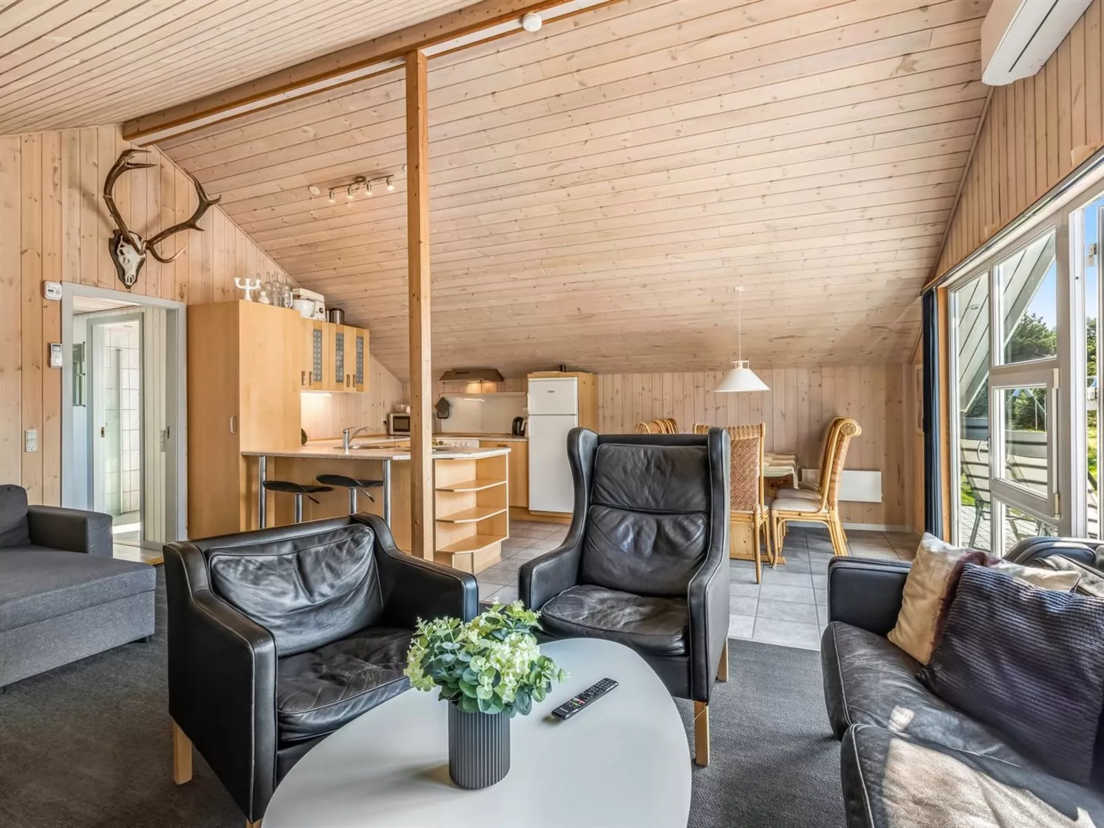 "Sanelma" - 900m from the sea-Drinnen