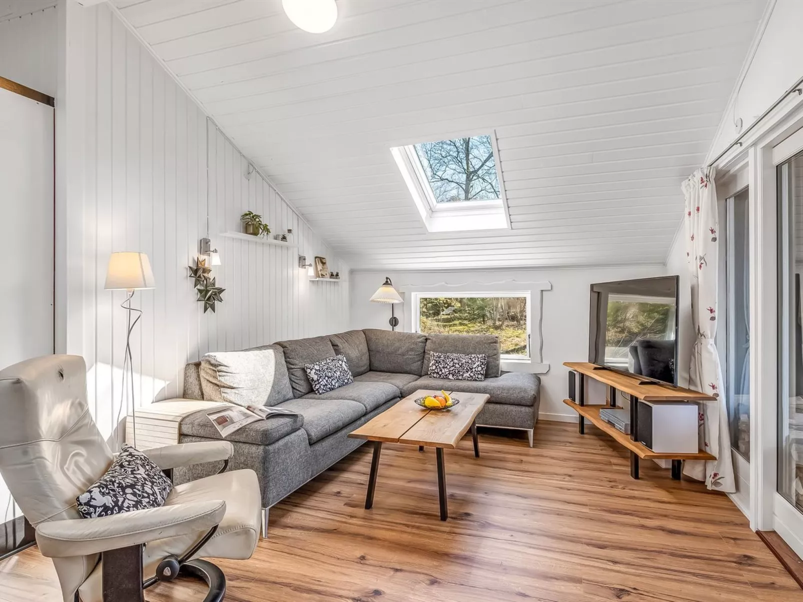 "Caya" - 450m to the fjord-Drinnen