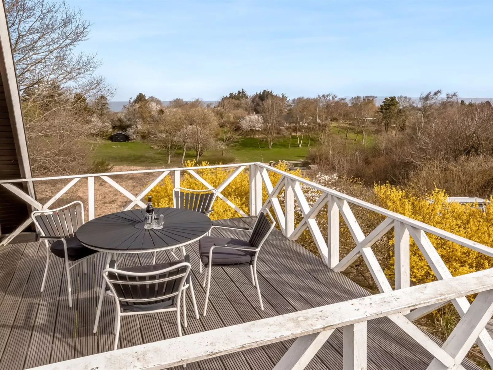 "Thyra" - 500m to the fjord-Outside