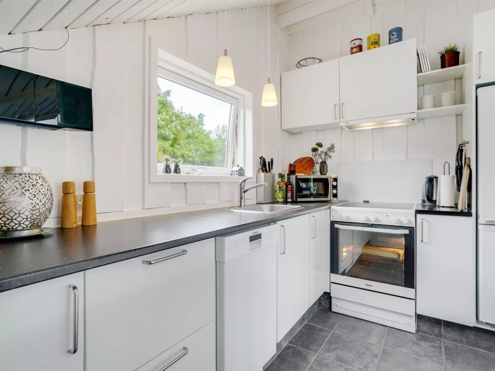 "Matthis" - 500m to the fjord-Inside