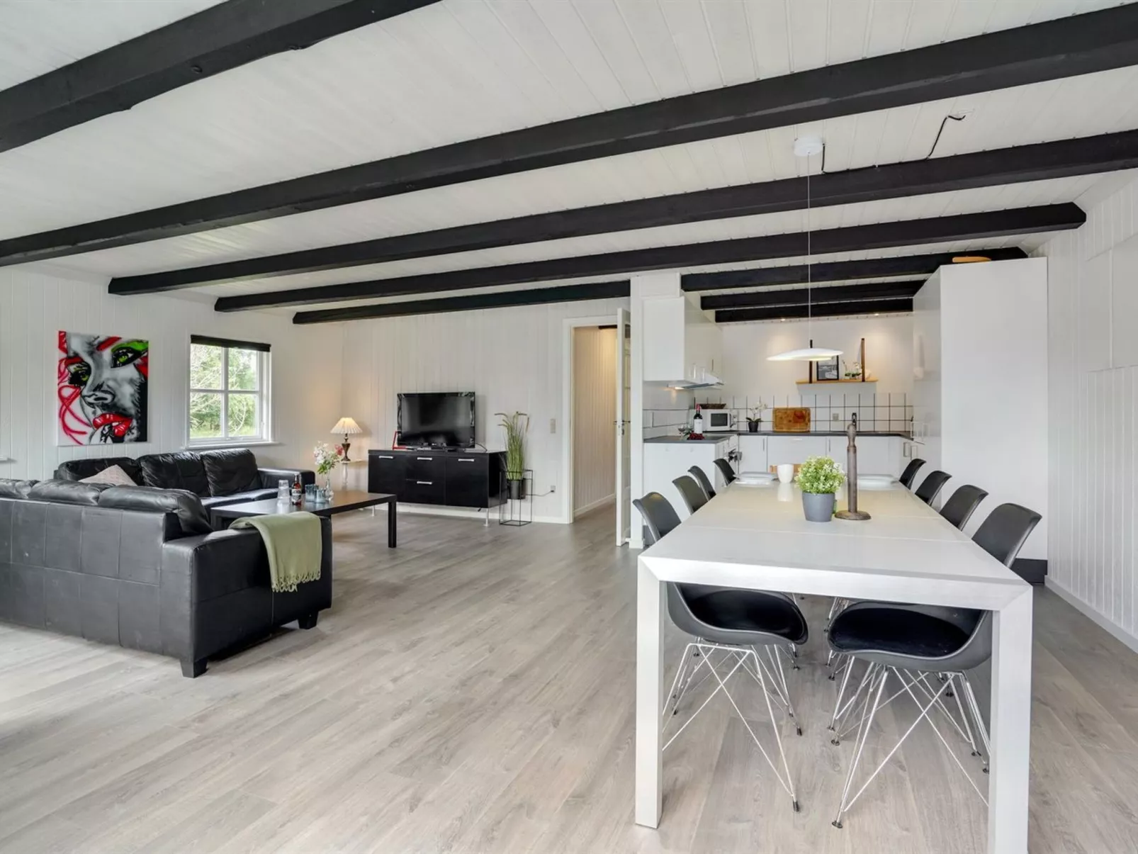 "Madalena" - 2.8km from the sea-Inside