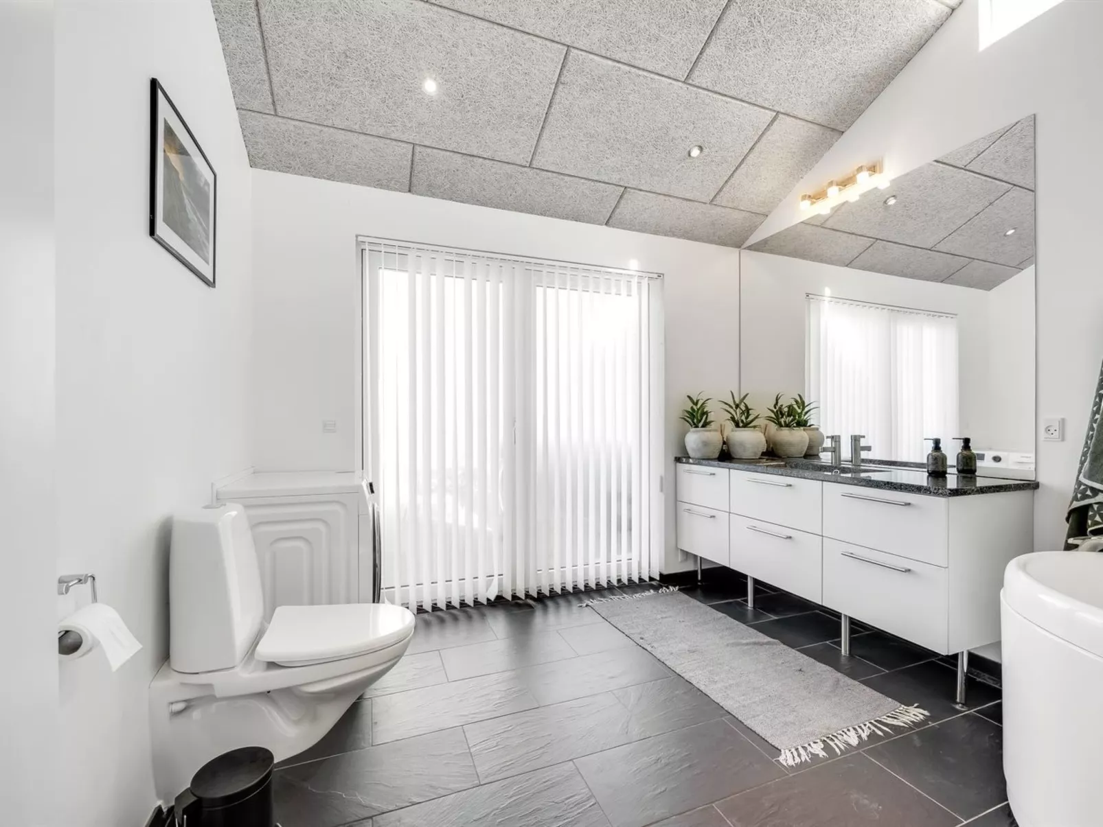 "Antonie" - 95m from the sea-Drinnen