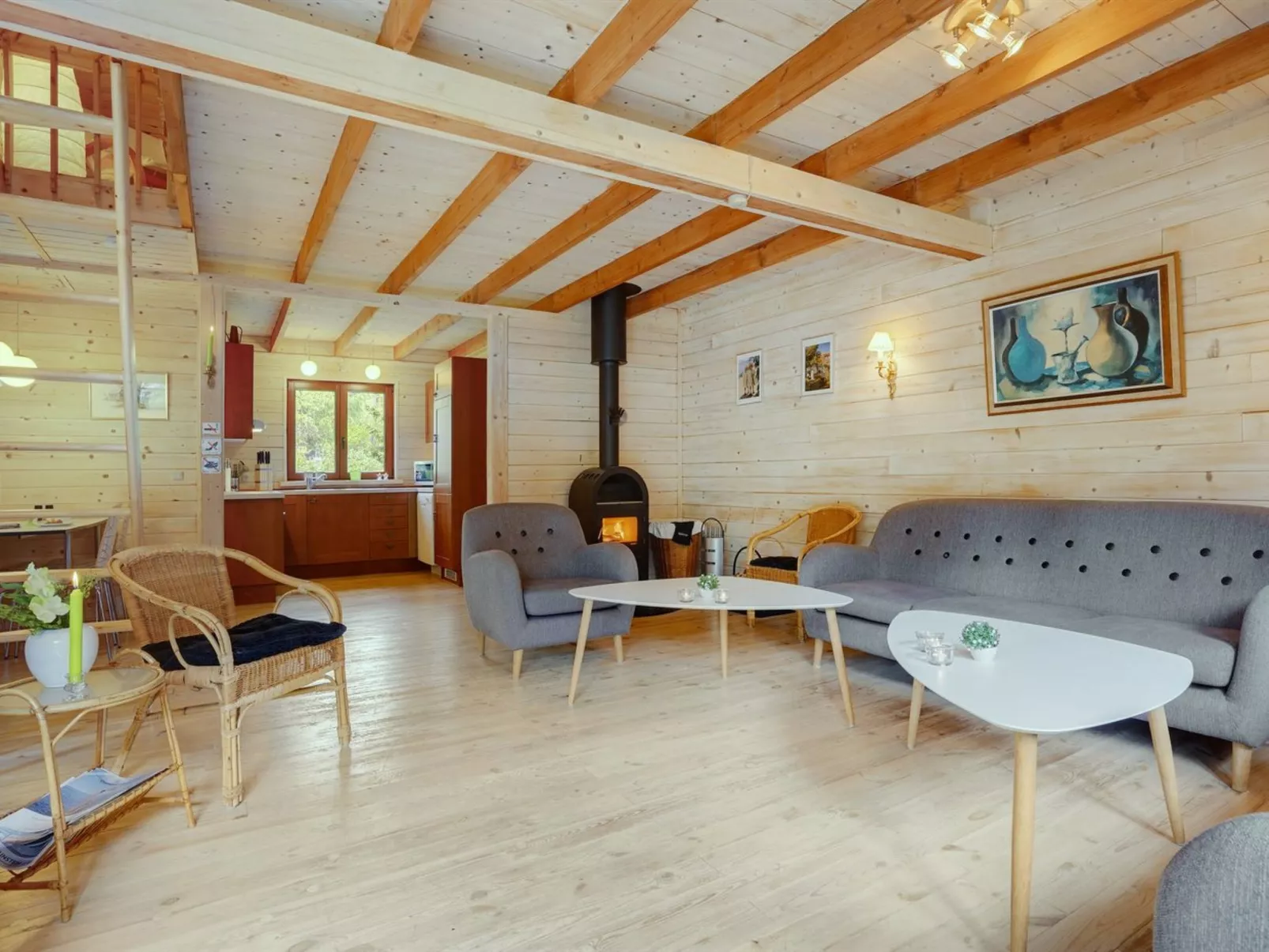 "Bette" - 8km from the sea-Inside