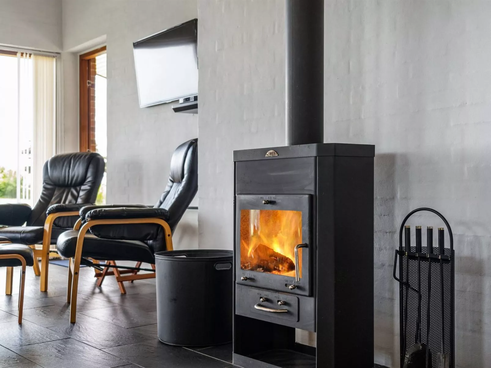 "Roope" - 50m from the sea-Drinnen