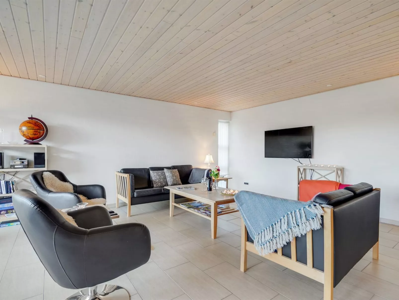 "Fengur" - 330m from the sea-Inside