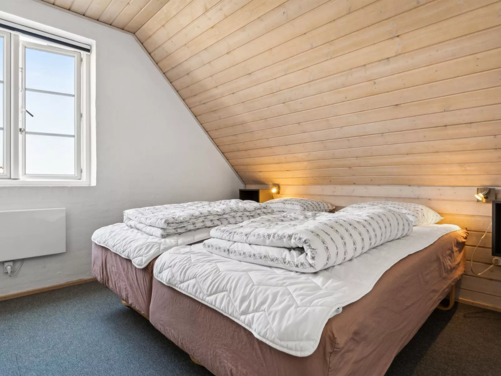 "Langsom" - 100m from the sea-Dedans