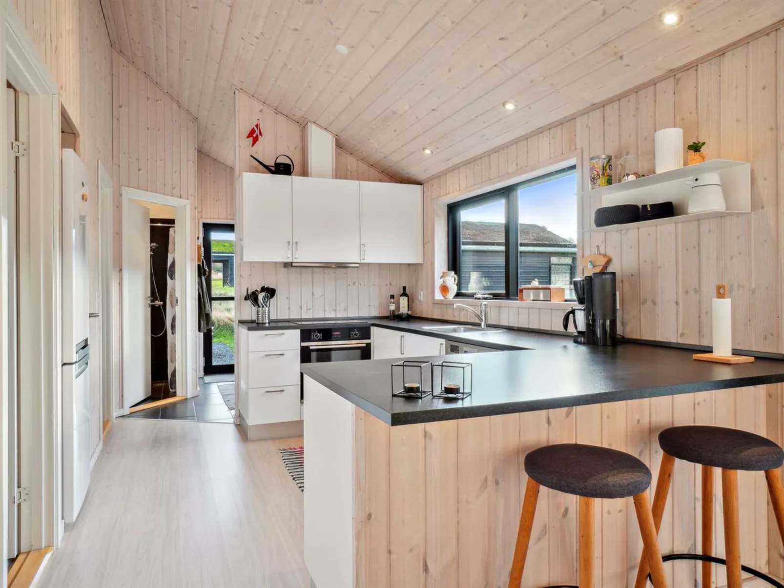 "Dyke" - 1.5km from the sea-Inside