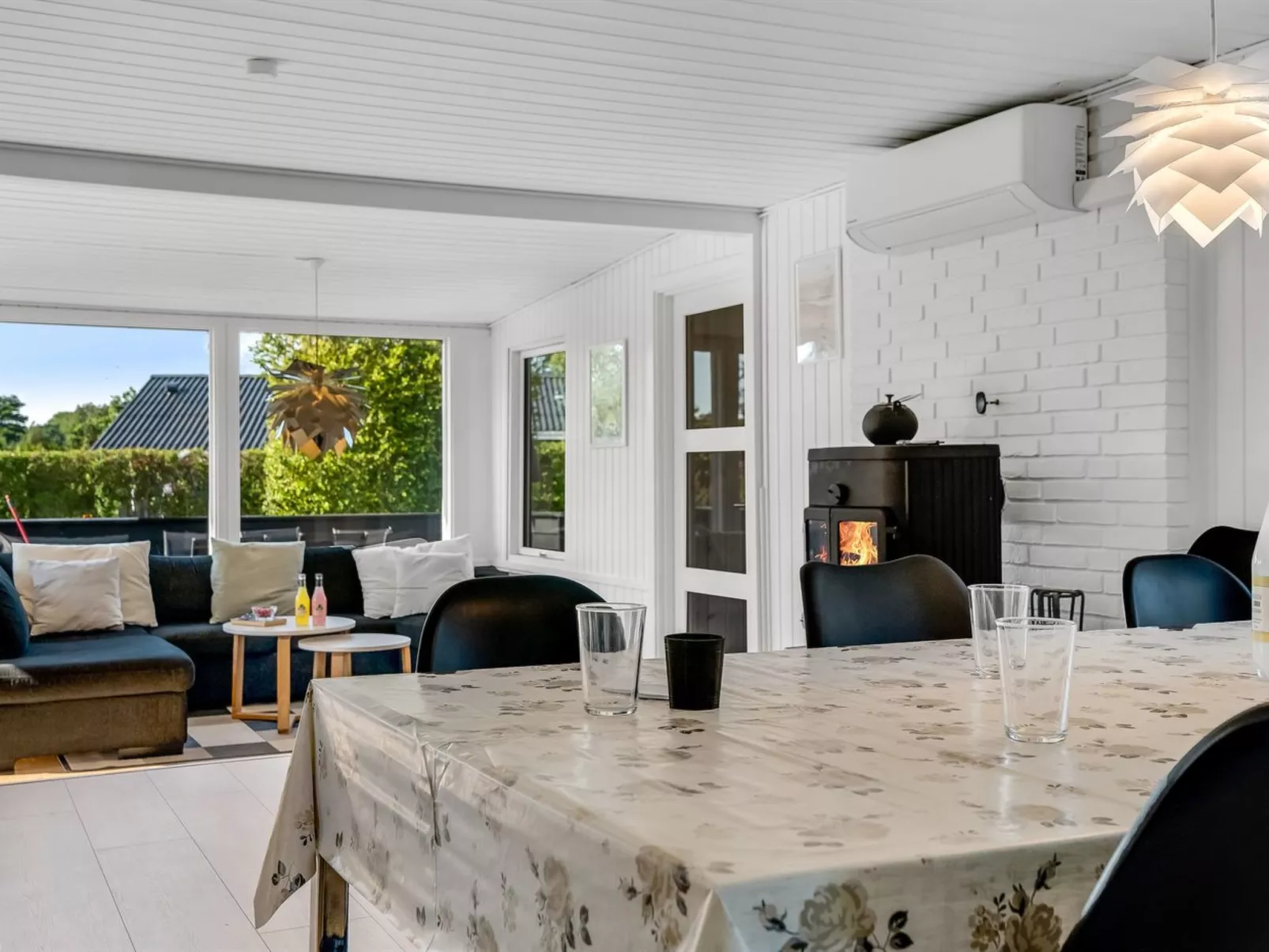 "Edel" - 650m from the sea-Inside