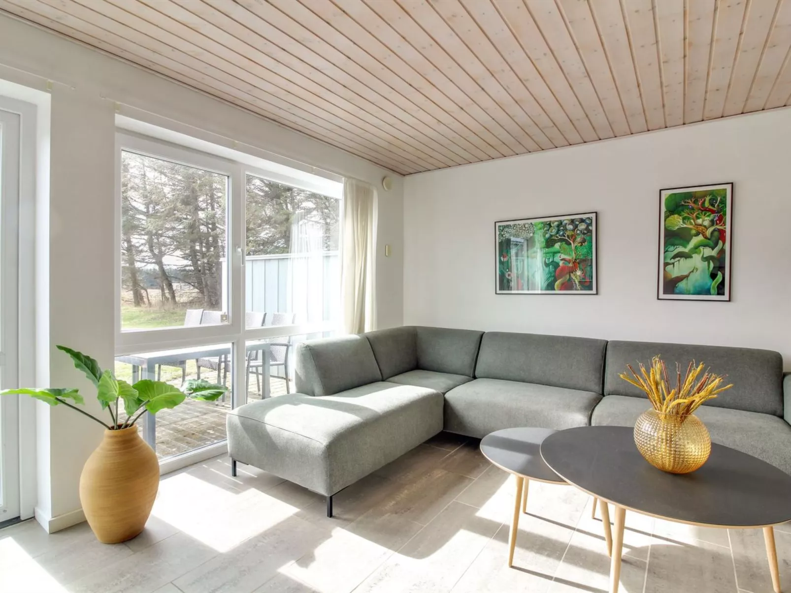 "Ingolf" - 750m from the sea-Dedans