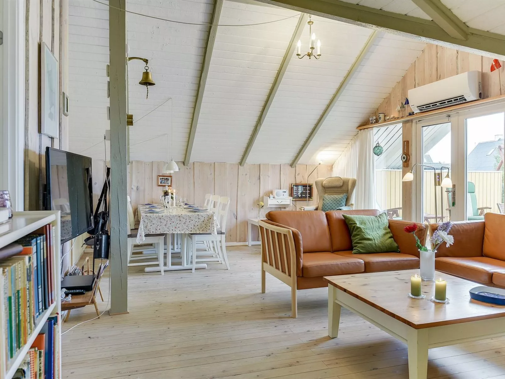 "Hjalmine" - 250m from the sea-Inside