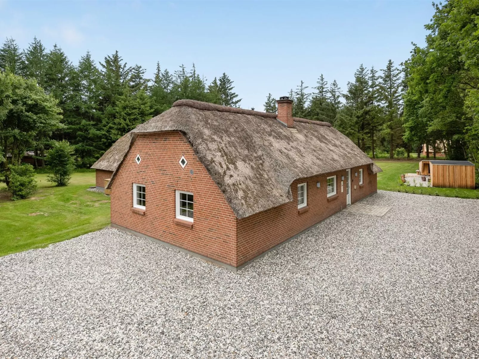 "Erla" - 2.3km from the sea-Outside