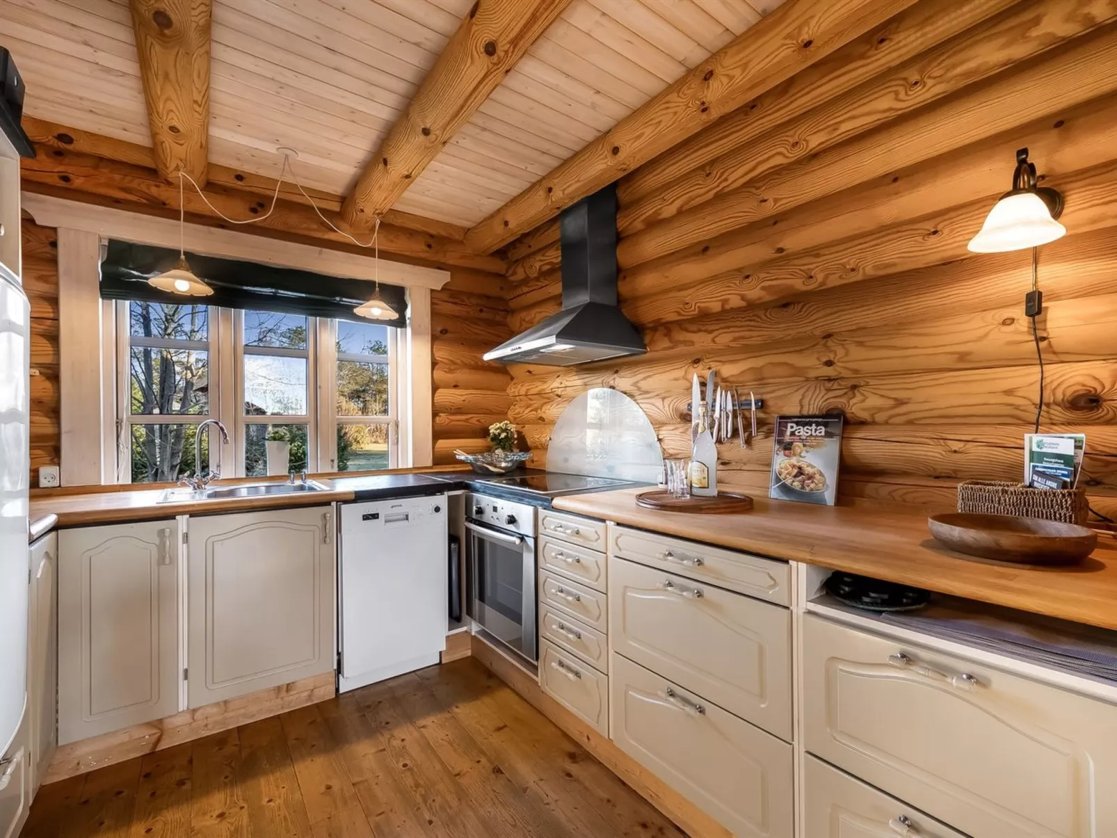 "Rajka" - 300m to the fjord-Dedans