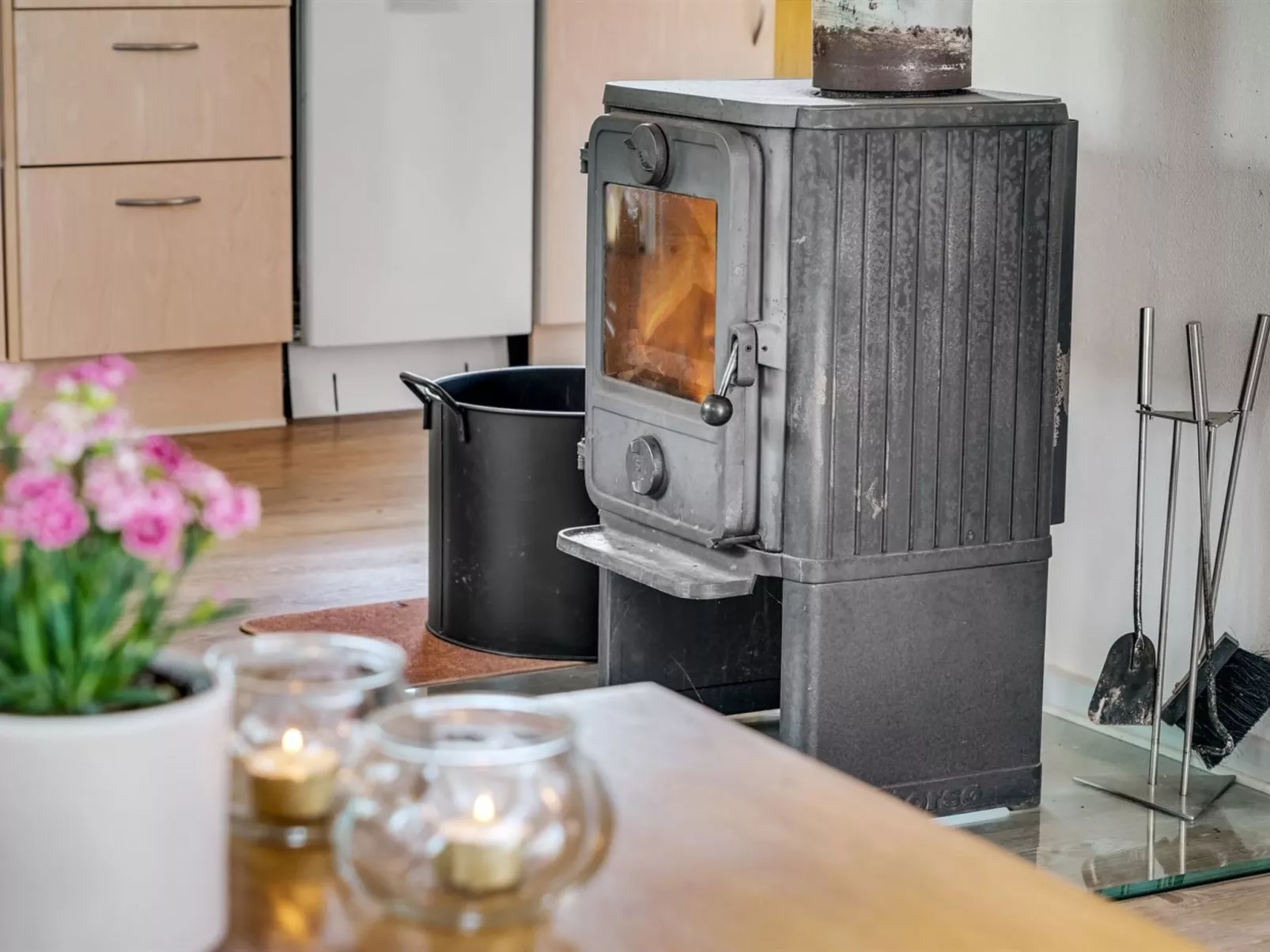 "Hughlek" - 900m from the sea-Drinnen