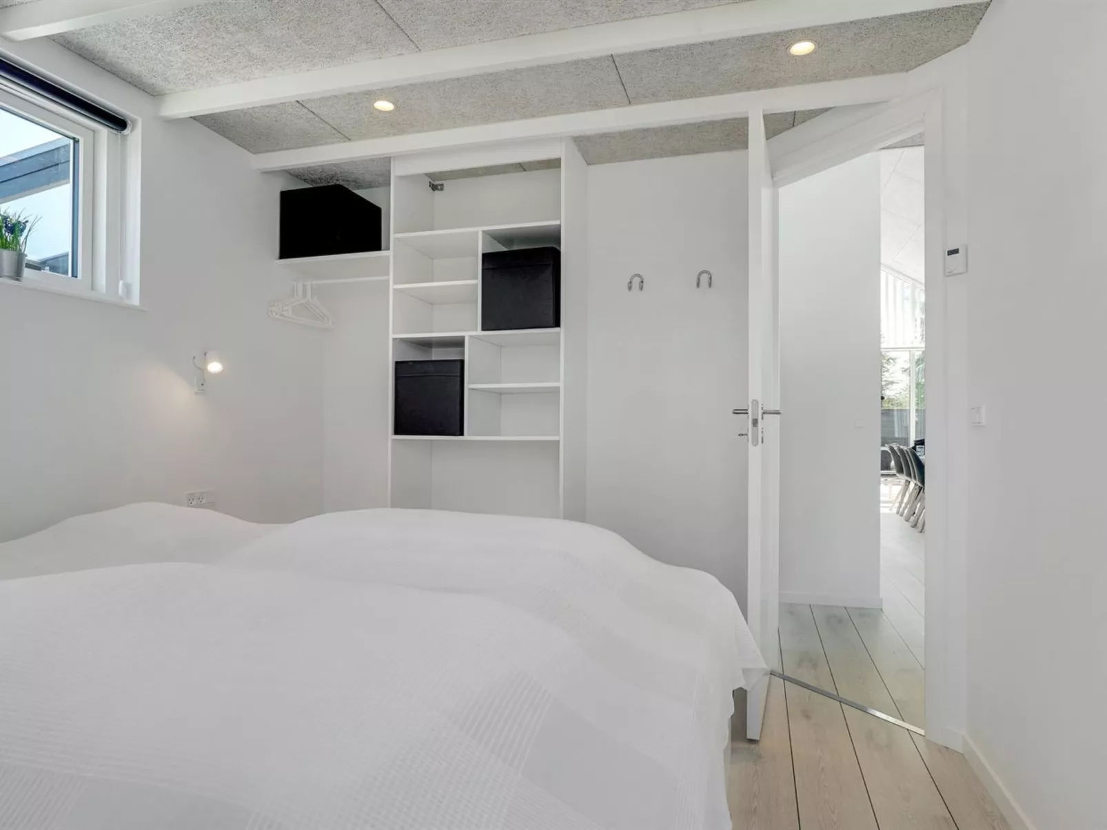 "Erk" - 700m from the sea-Inside