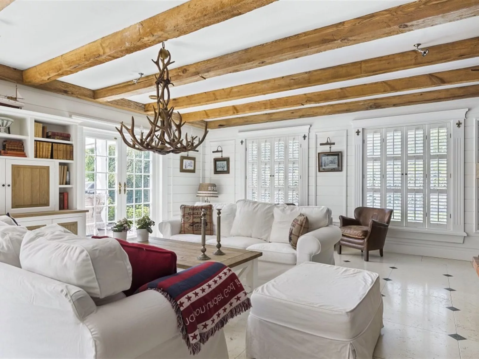 "Titia" - 1.2km to the fjord-Dedans