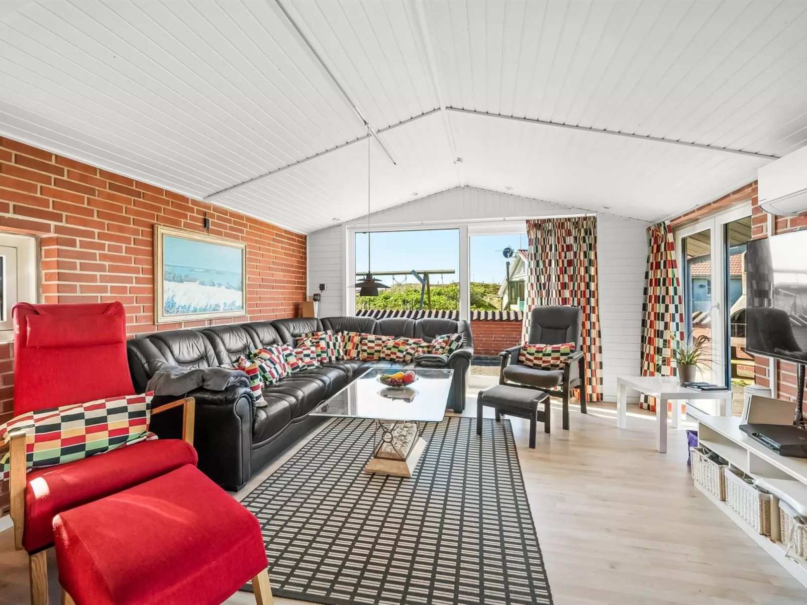 "Fia" -  from the sea-Drinnen