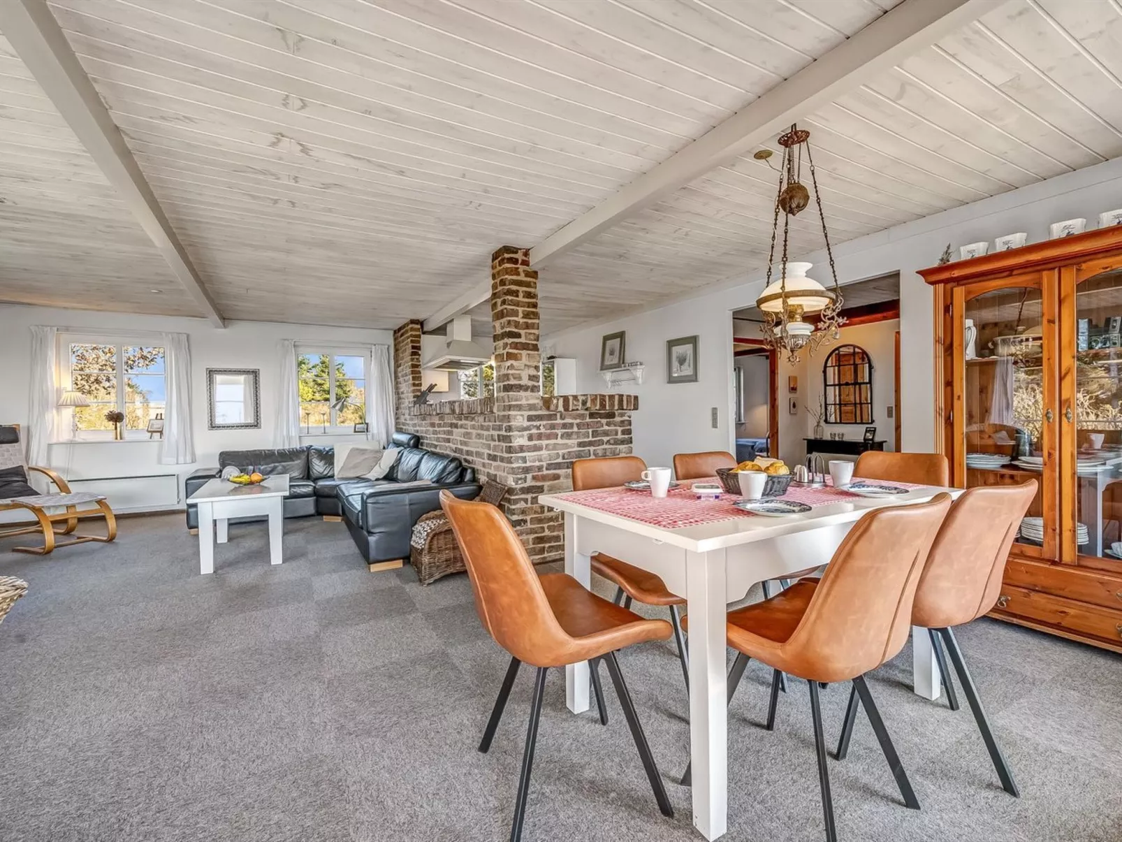 "Bjart" - 50m to the fjord-Dedans