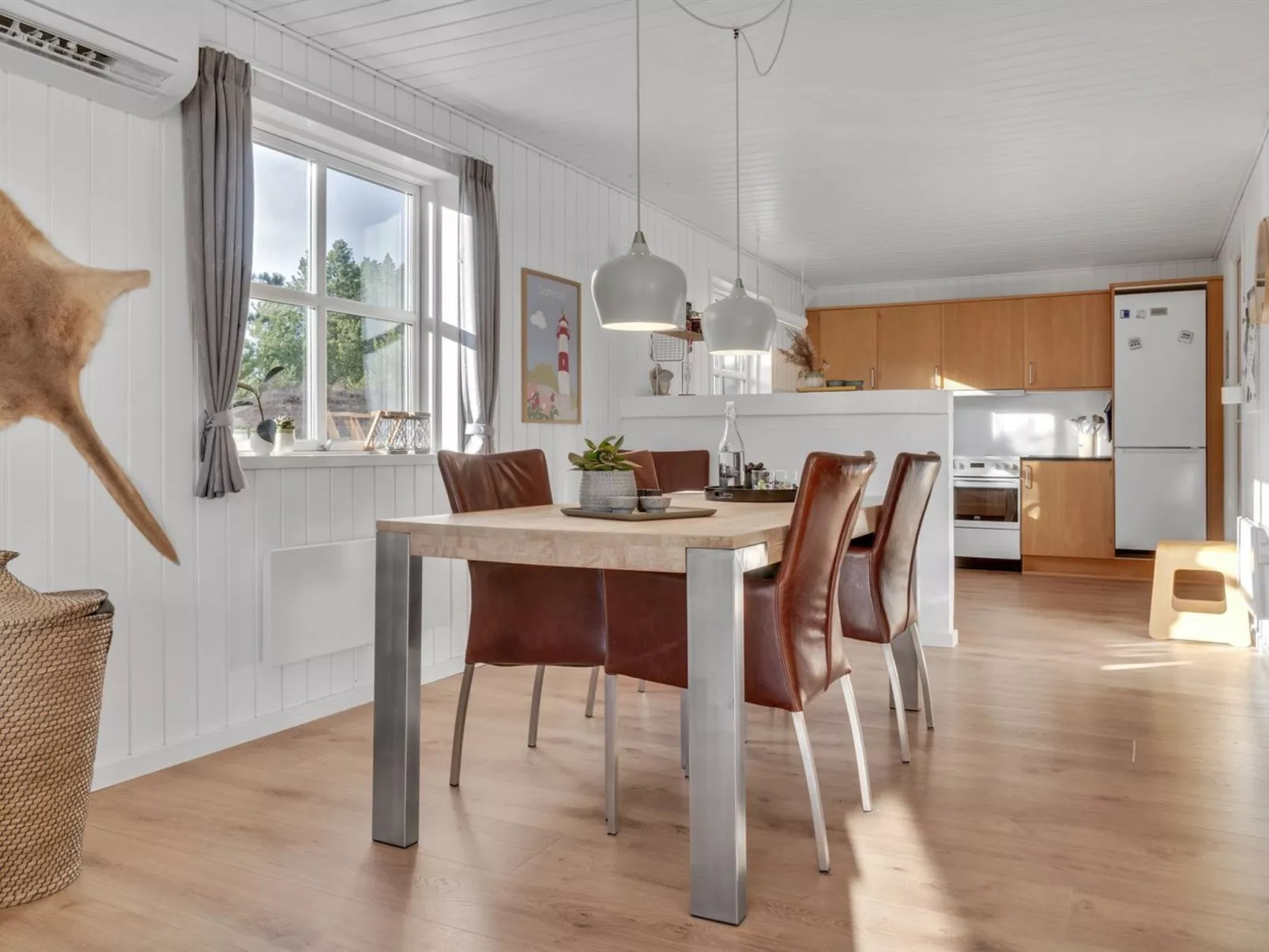 "Harpa" - 2.5km from the sea-Dedans