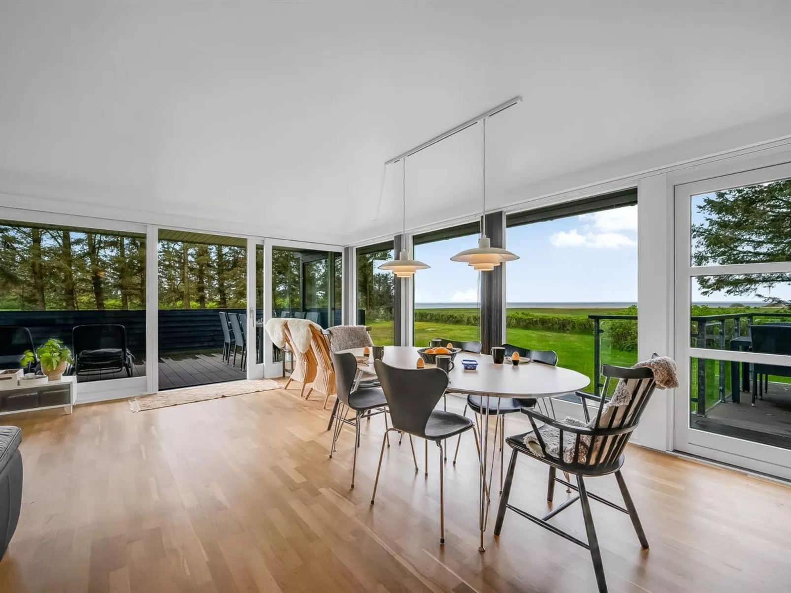 "Aleida" - 100m to the fjord-Inside