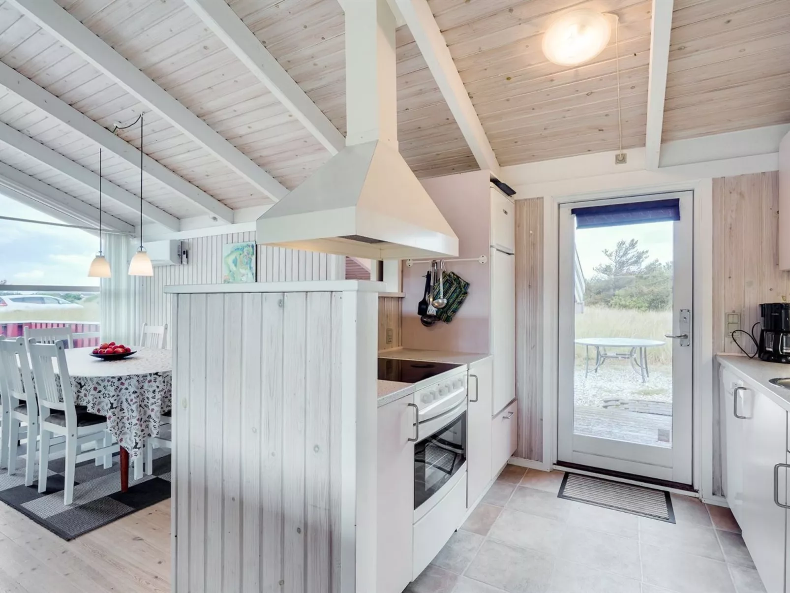 "Bertie" - 700m from the sea-Inside