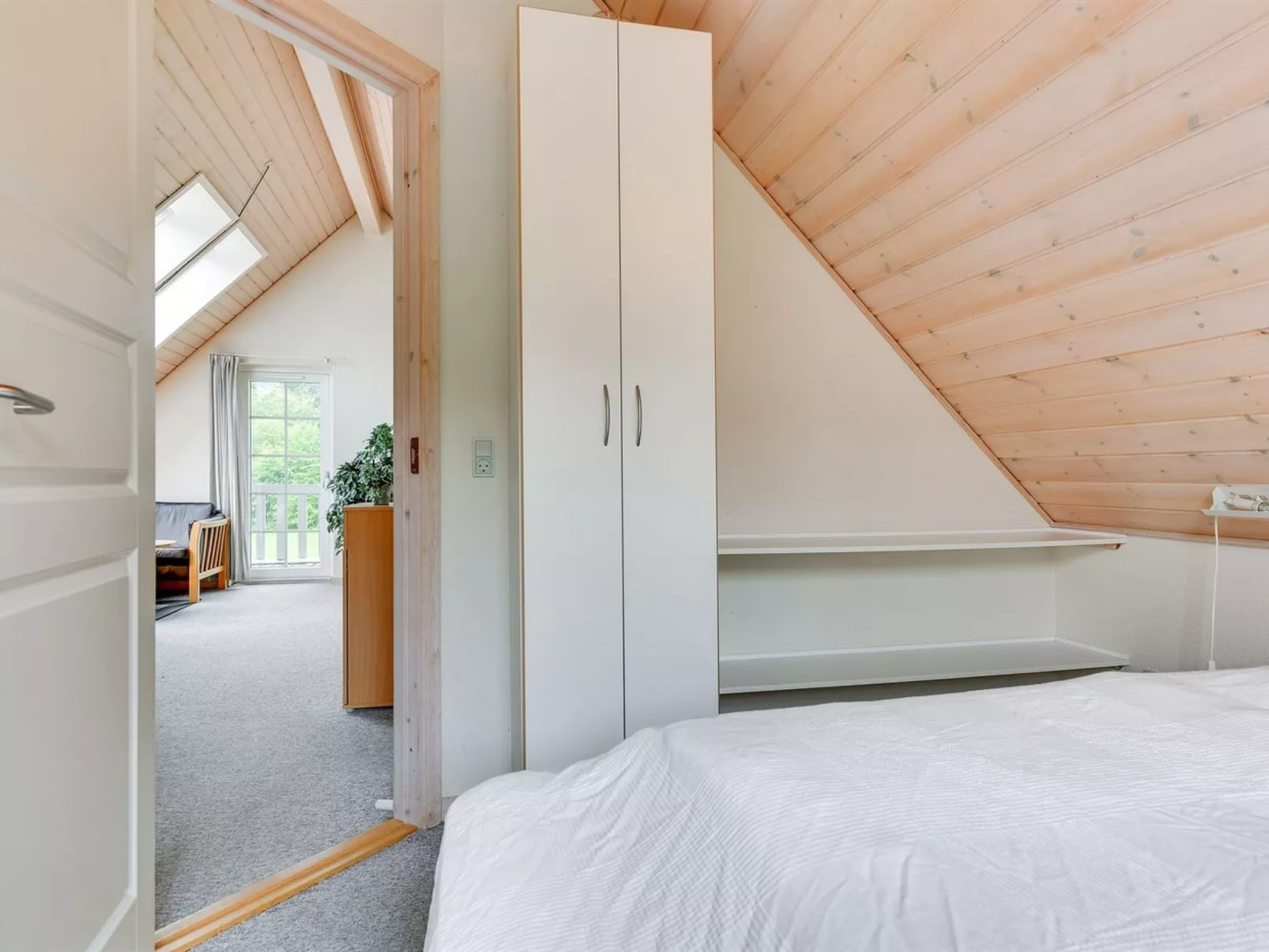 "Hardine" - 100m to the fjord-Inside