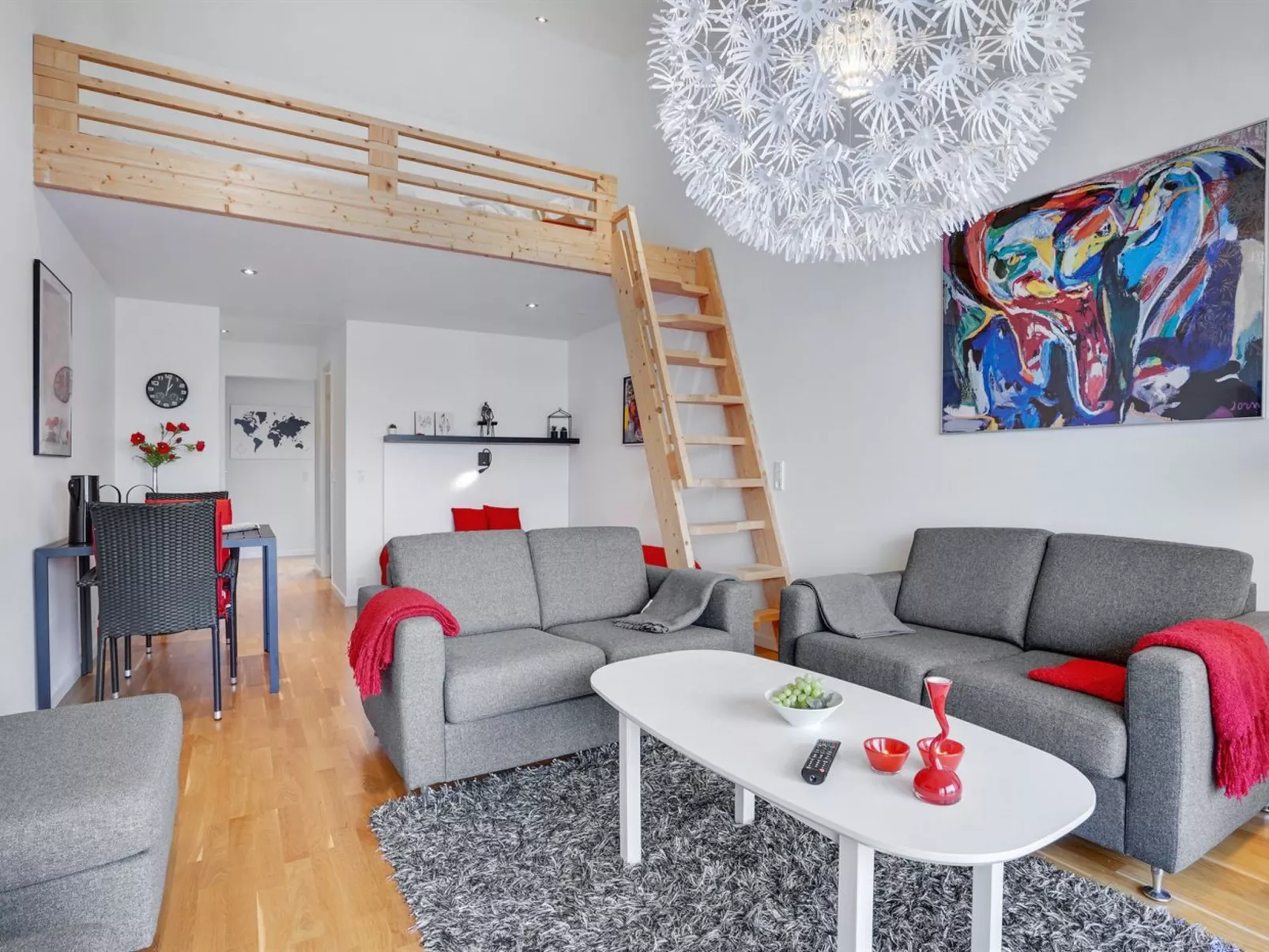 "Elvin" - 20m from the sea-Inside