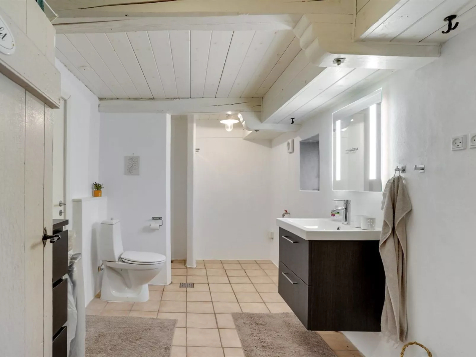 "Aughe" - 25km from the sea-Drinnen