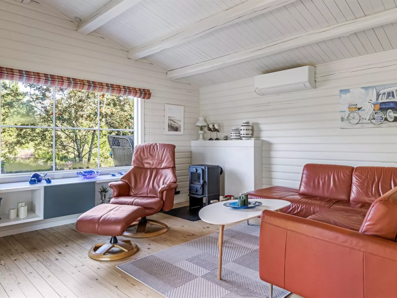 "Thorulf" - 3.5km from the sea-Inside