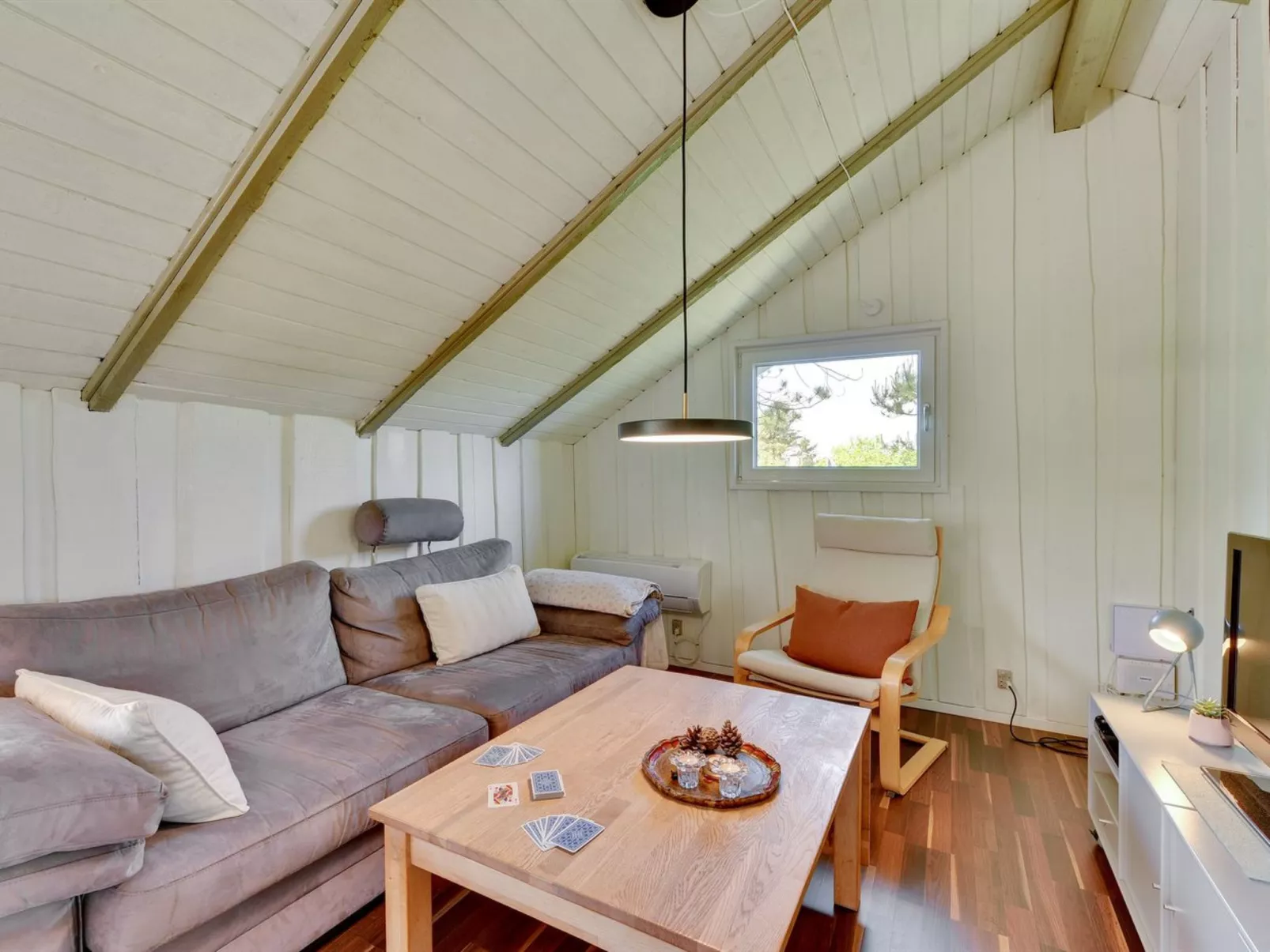 "Cornelia" - 100m to the fjord-Inside