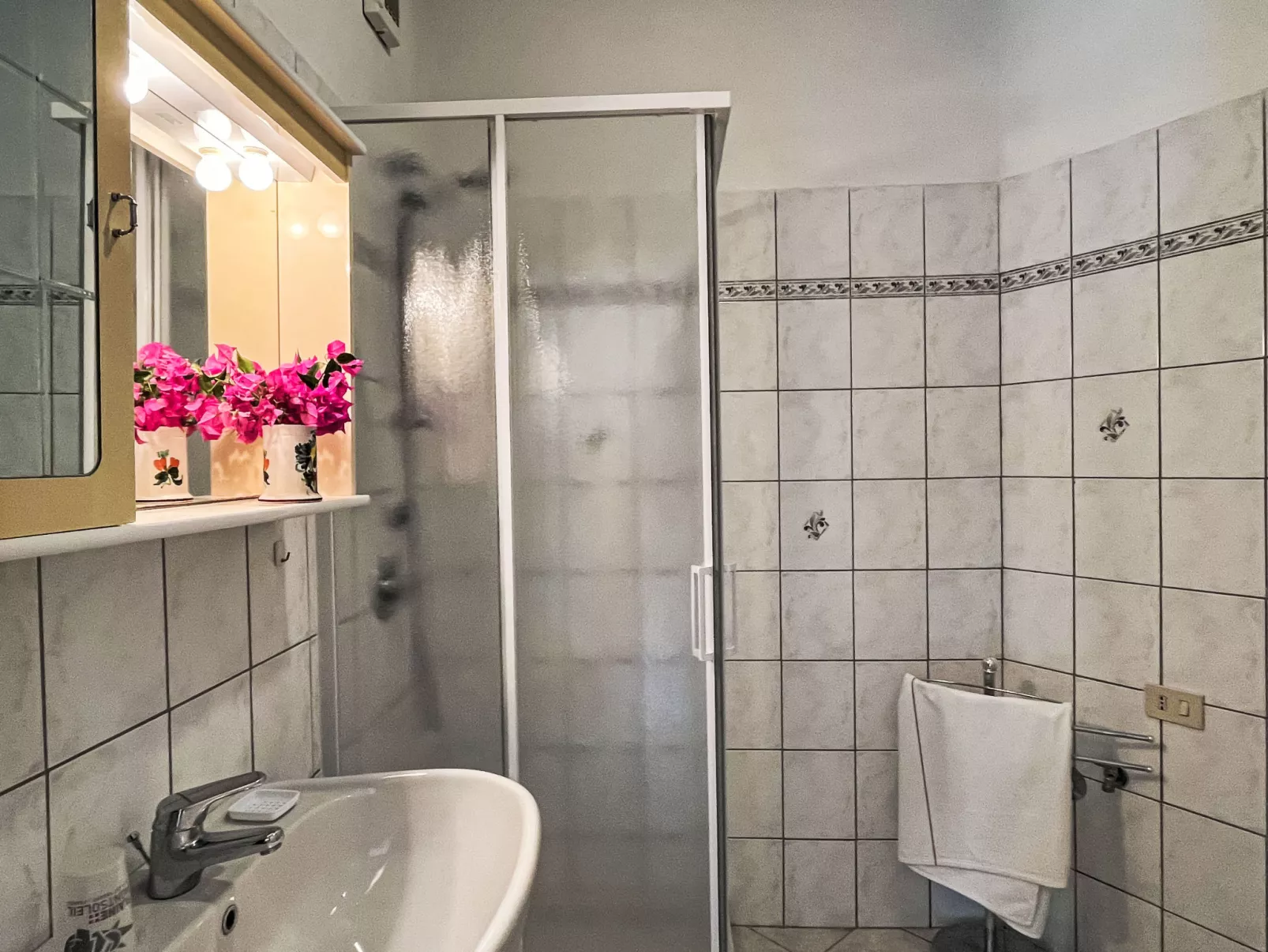 Elisa (DOL127)-Dedans