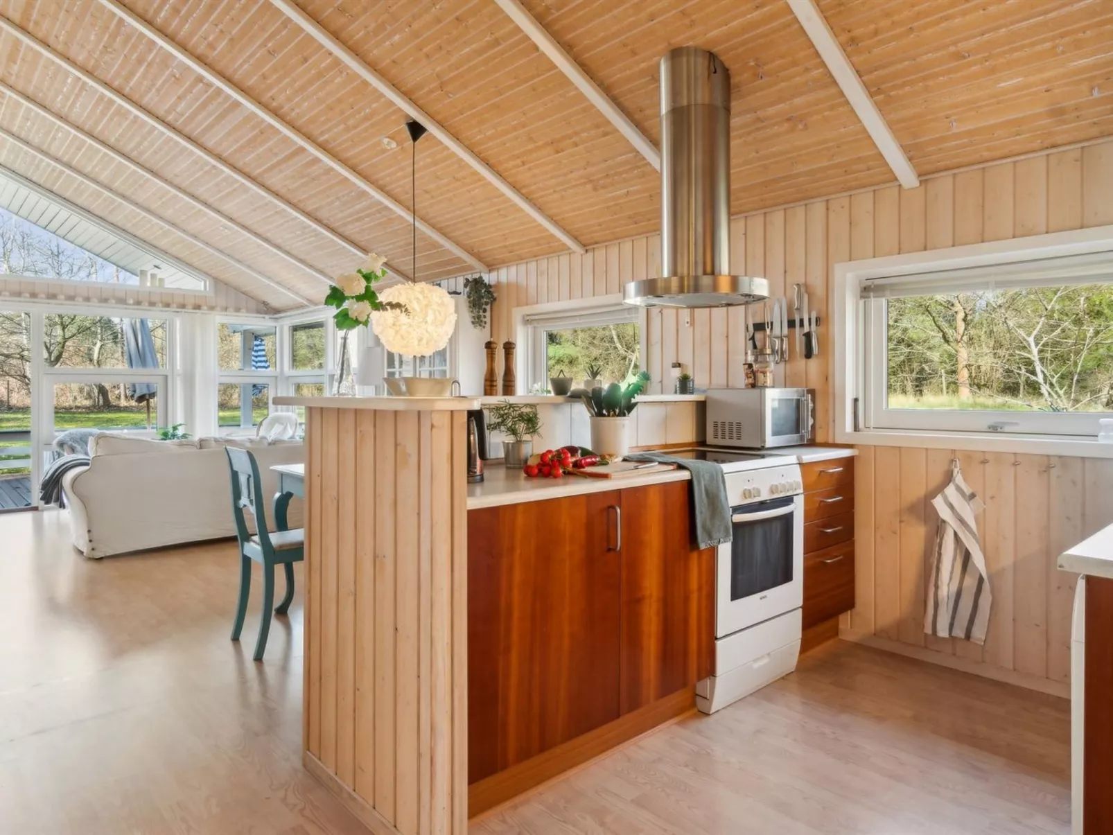 "Amola" - 1.6km from the sea-Inside