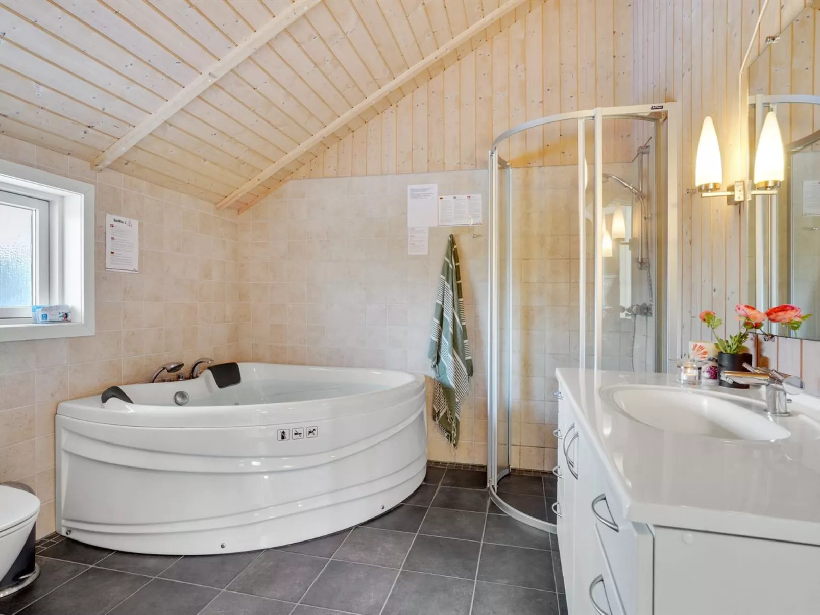 "Gertrud" -  from the sea-Drinnen