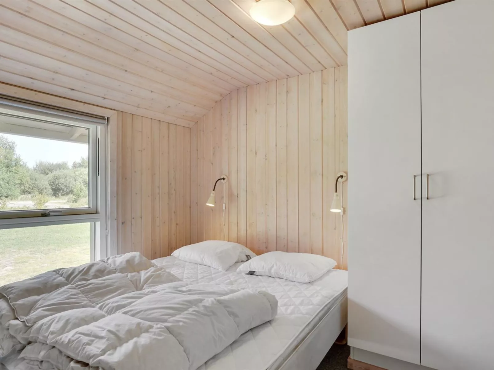 "Richard" - 4km from the sea-Dedans