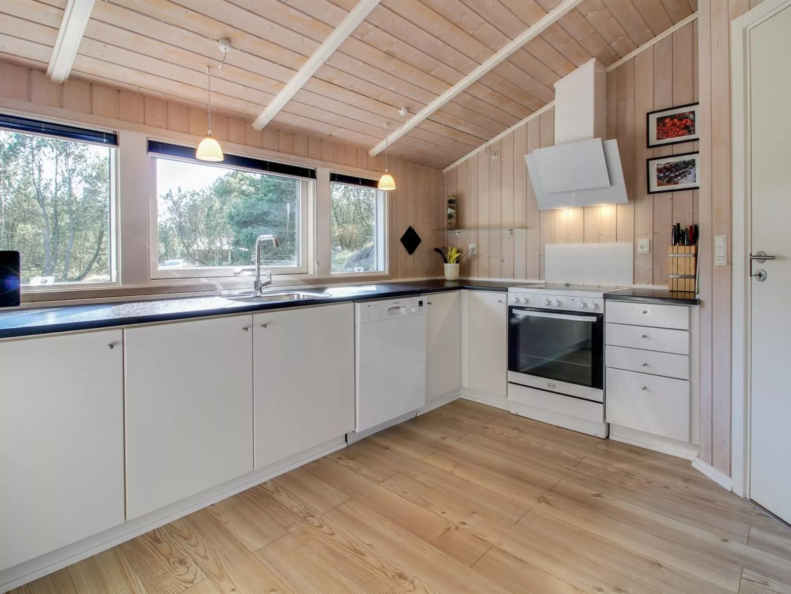 "Abiorn" - 2.5km from the sea-Inside