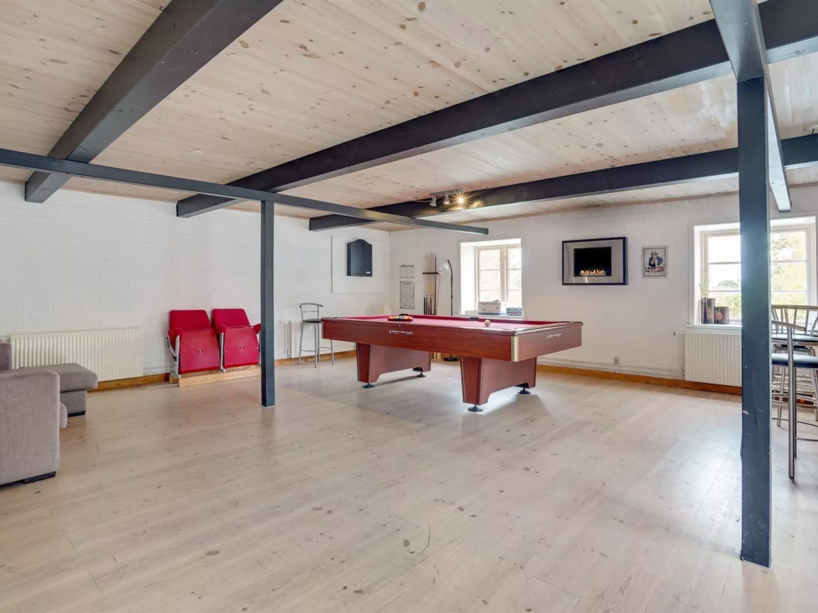 "Knut" - 10km from the sea-Inside