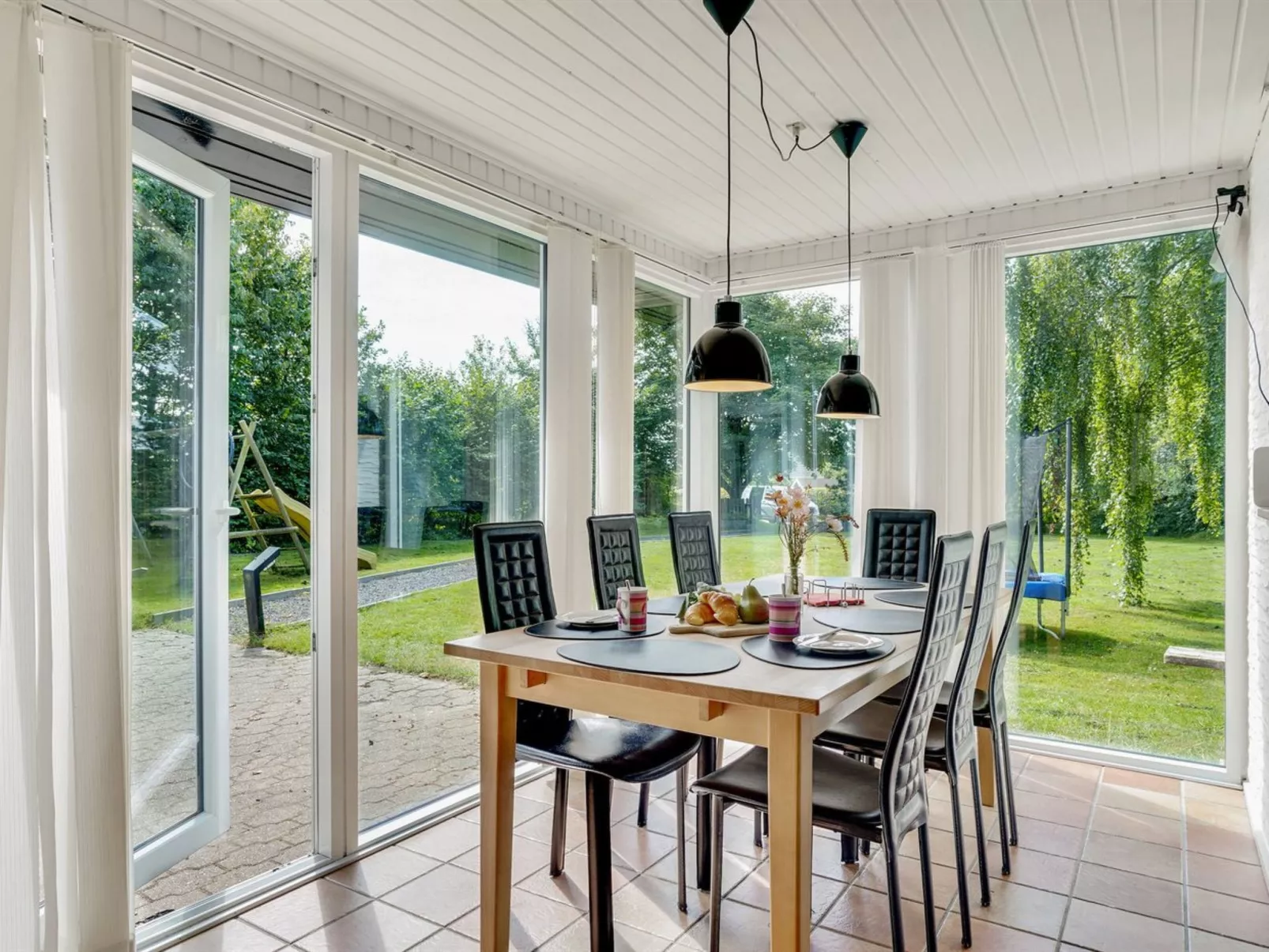 "Naumka" - 200m to the fjord-Dedans