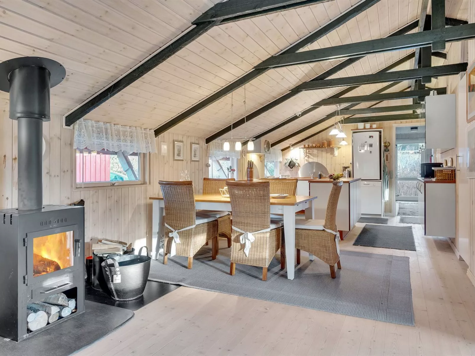 "Feliza" -  from the sea-Drinnen