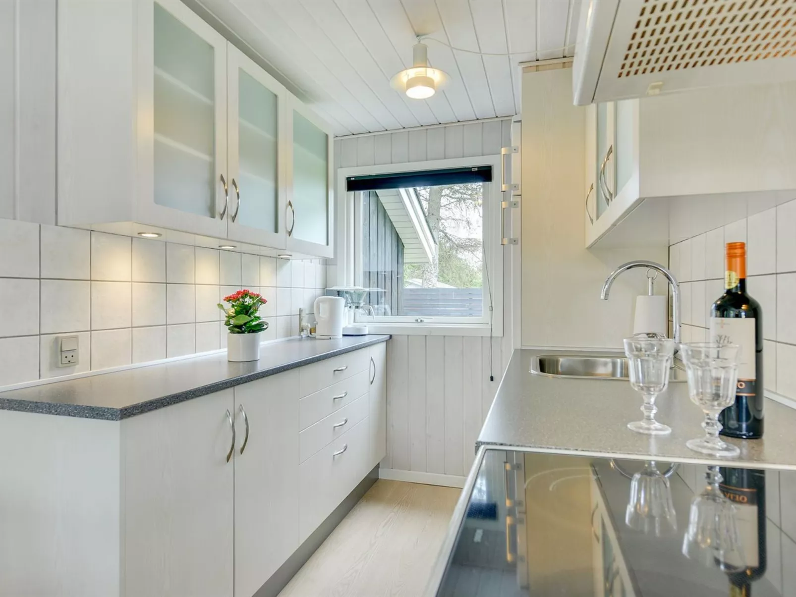 "Hildegarde" - 900m from the sea-Inside