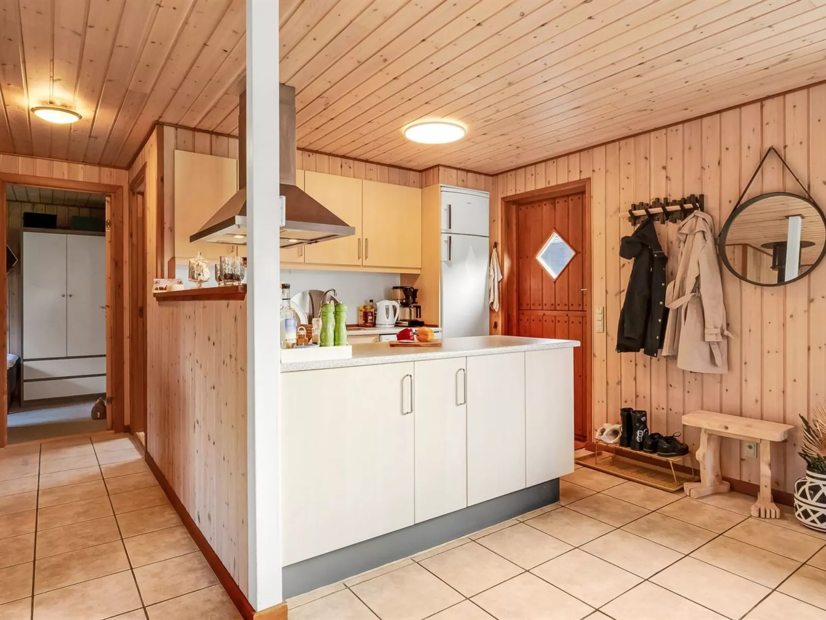 "Engeline" - 300m to the fjord-Drinnen